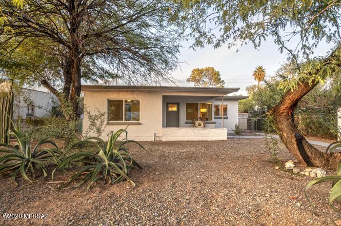 Gorgeous 4BR/2BA House within walking distance to the UofA and UMC that has been completely remodeled. SHORT TERM LEASE ONLY. The kitchen comes with upgraded counter tops, cabinets, and appliances. Both bathrooms have been updated and upgraded. Call to schedule a viewing.