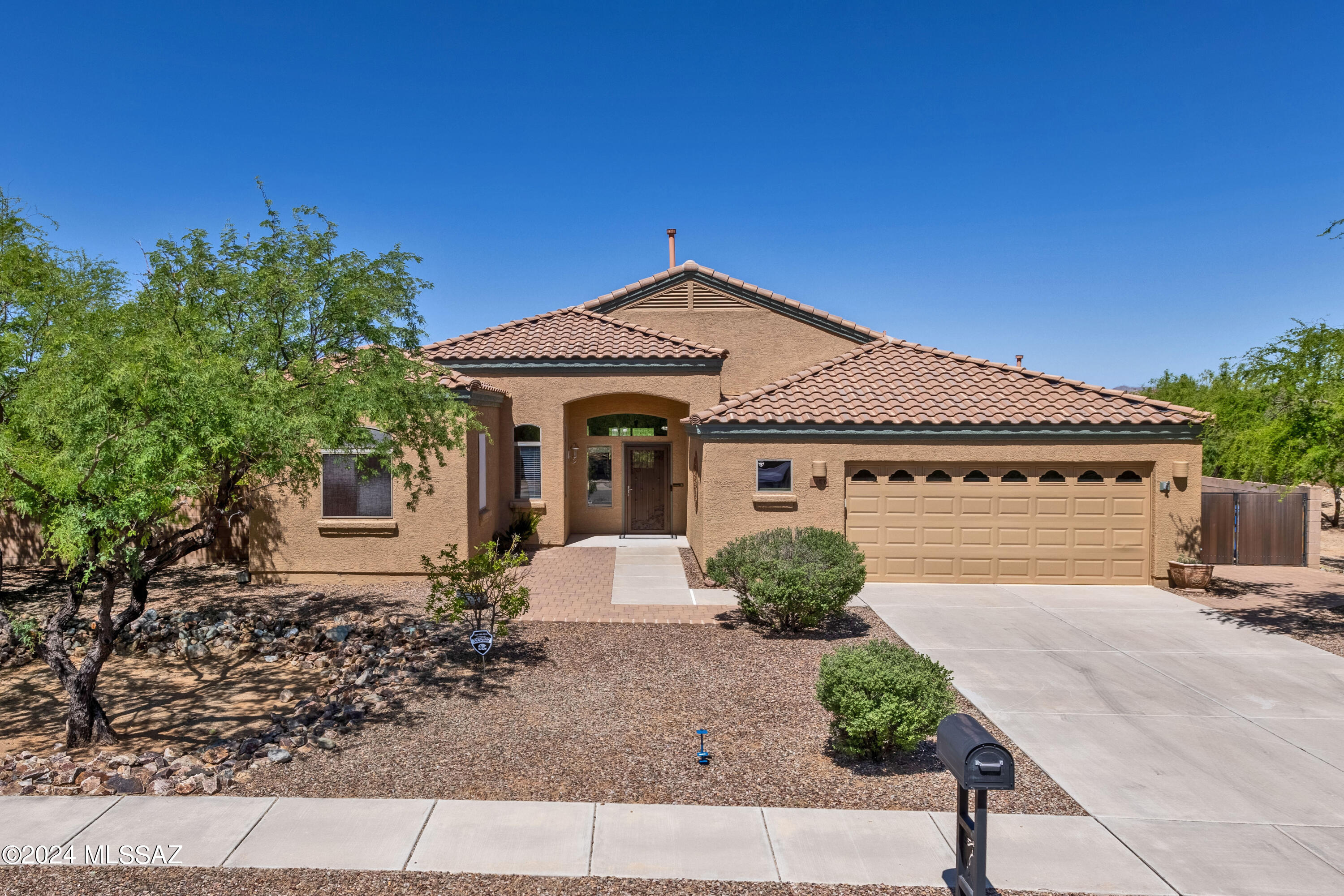 Black Horse (1-411) - Residential