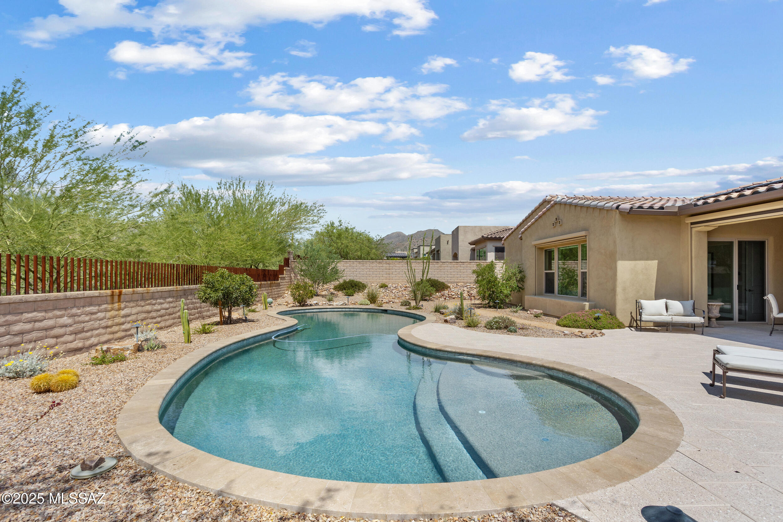 Los Saguaros At Dove Mountain SQ20121640199 - Residential