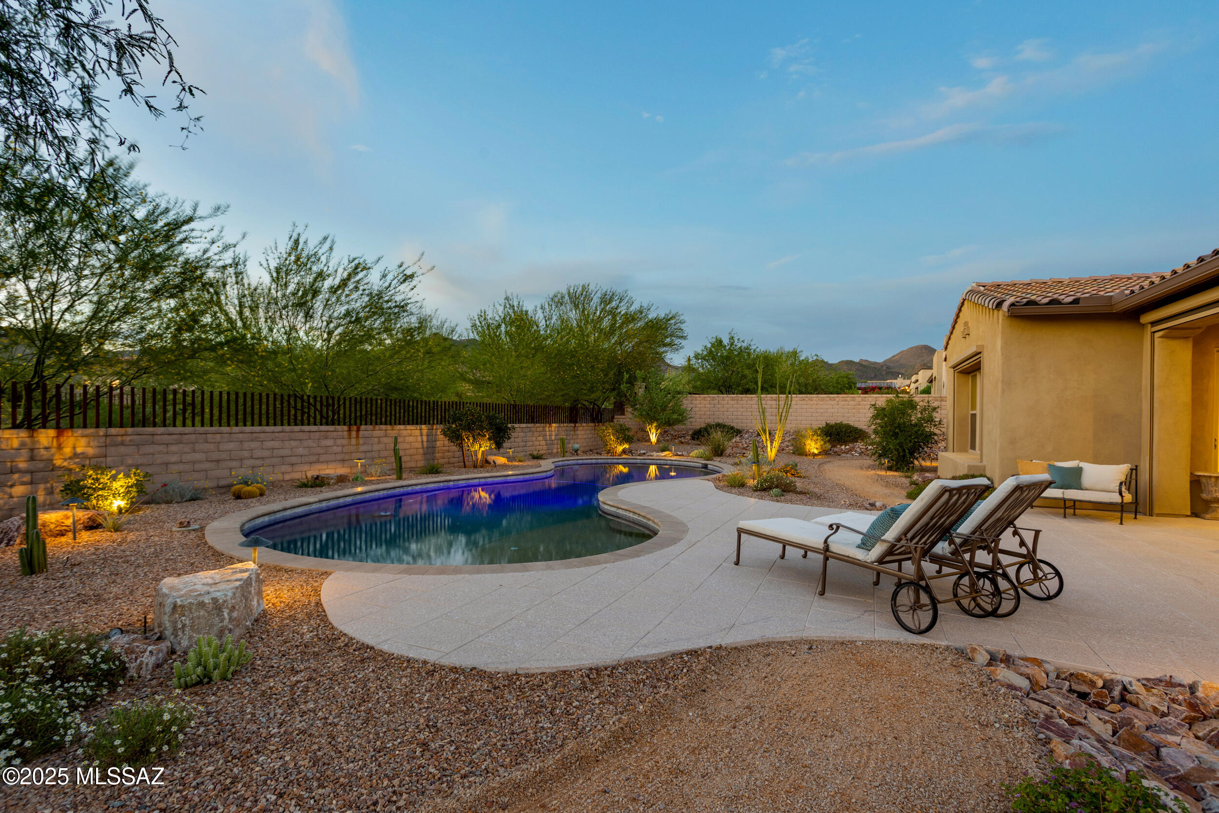 Los Saguaros At Dove Mountain SQ20121640199 - Residential