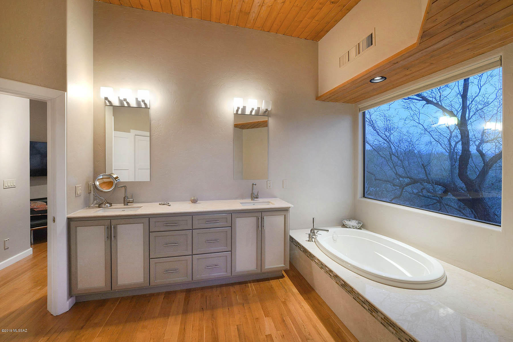 Finisterra (1-210) - Residential