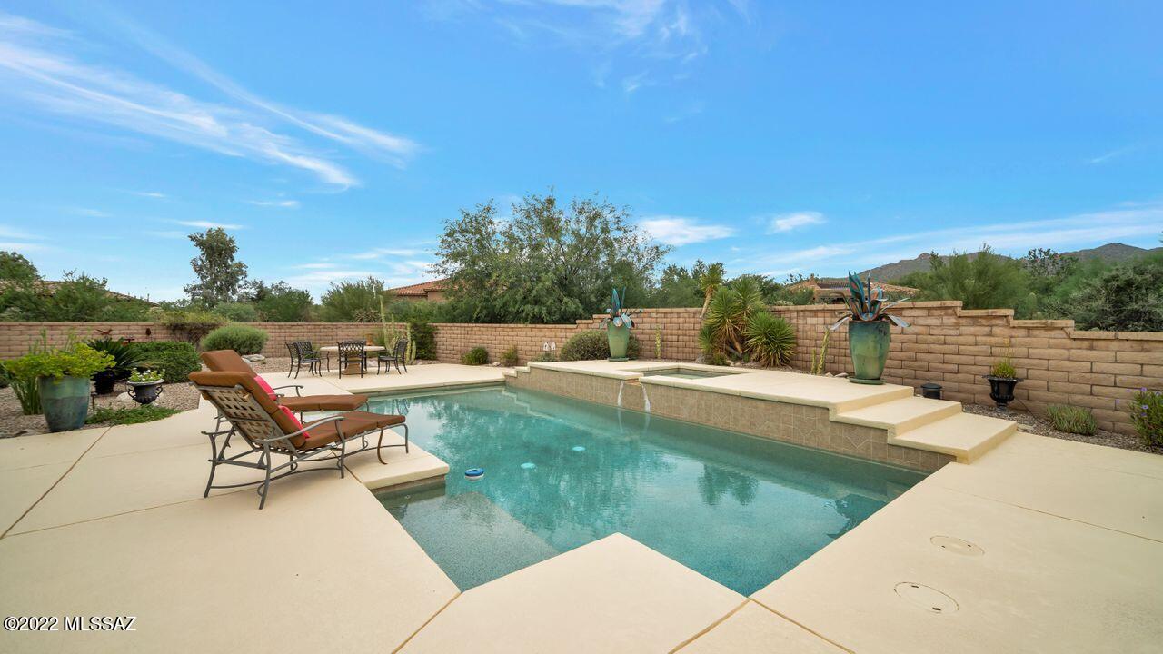 Dos Lagos at Dove Mountain (1-91) - Residential