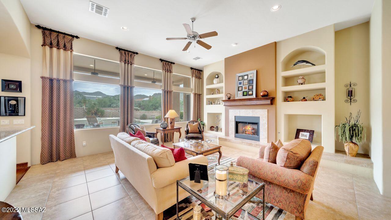 Dos Lagos at Dove Mountain (1-91) - Residential