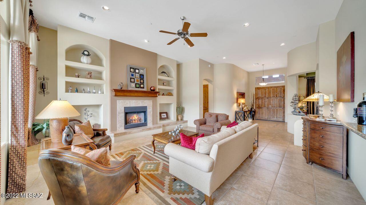 Dos Lagos at Dove Mountain (1-91) - Residential