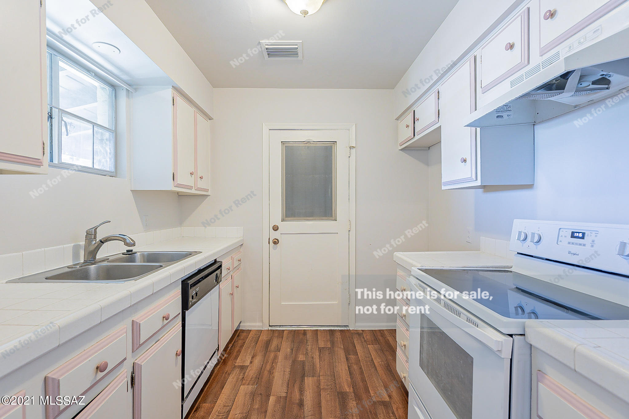 El Encanto Apartments - Residential