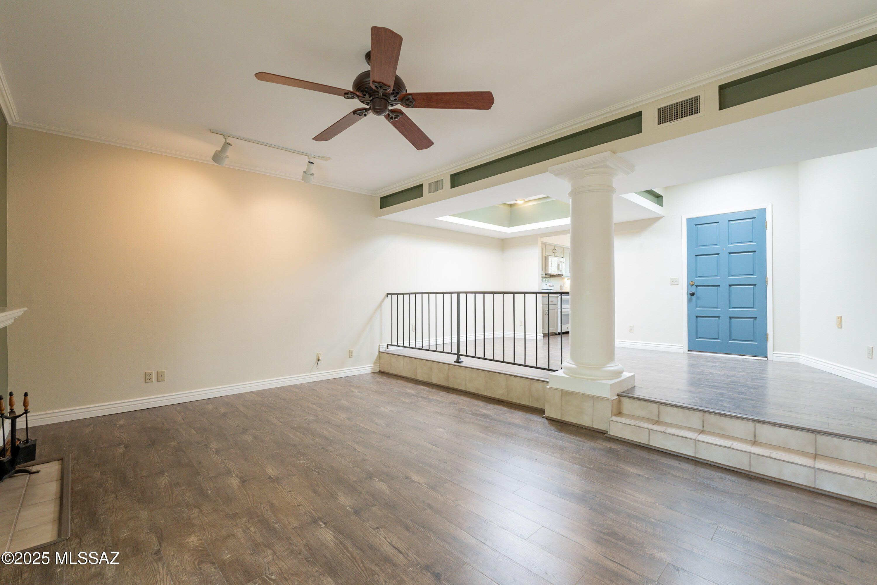 Executive Townhomes (1-16) - Residential