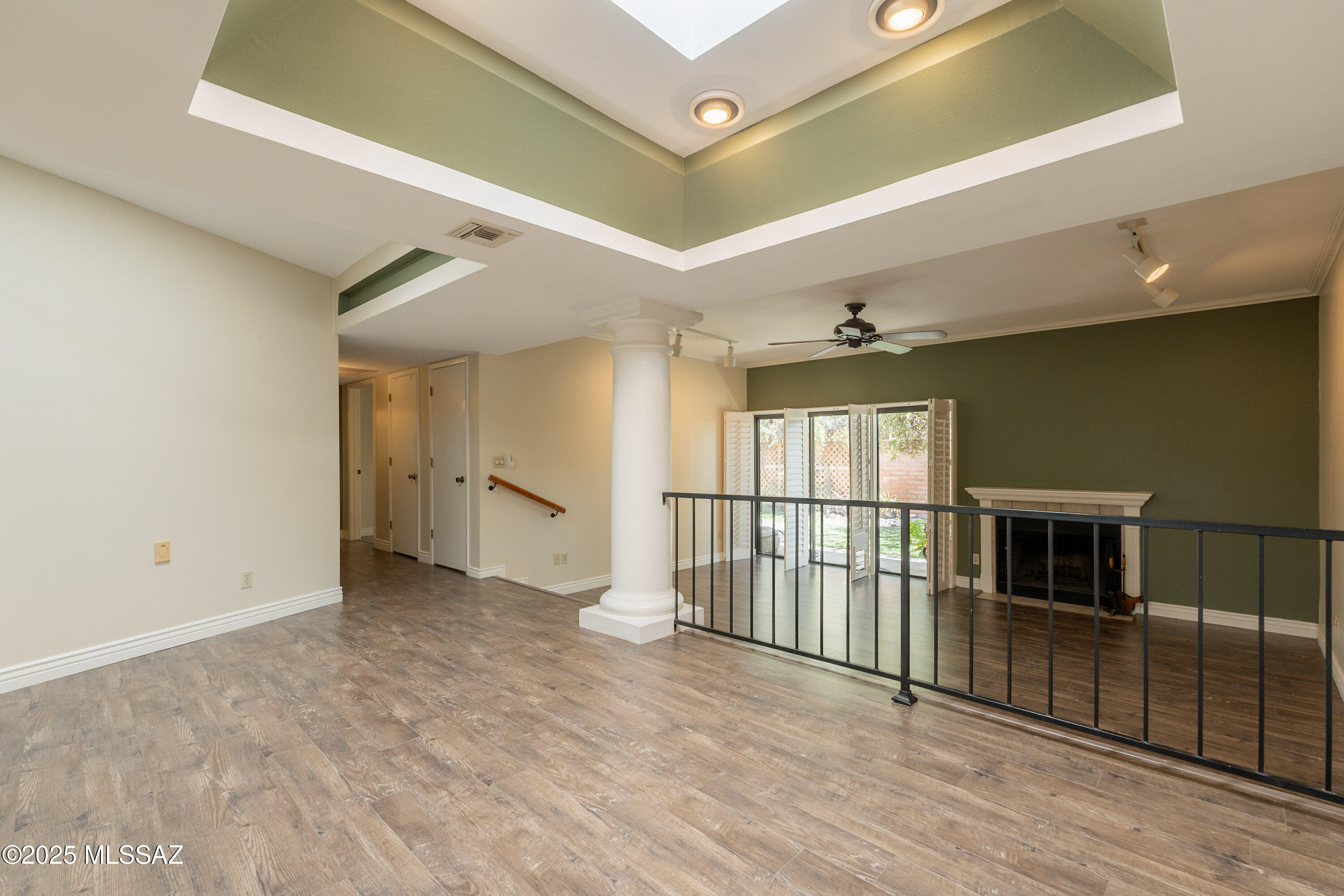 Executive Townhomes (1-16) - Residential
