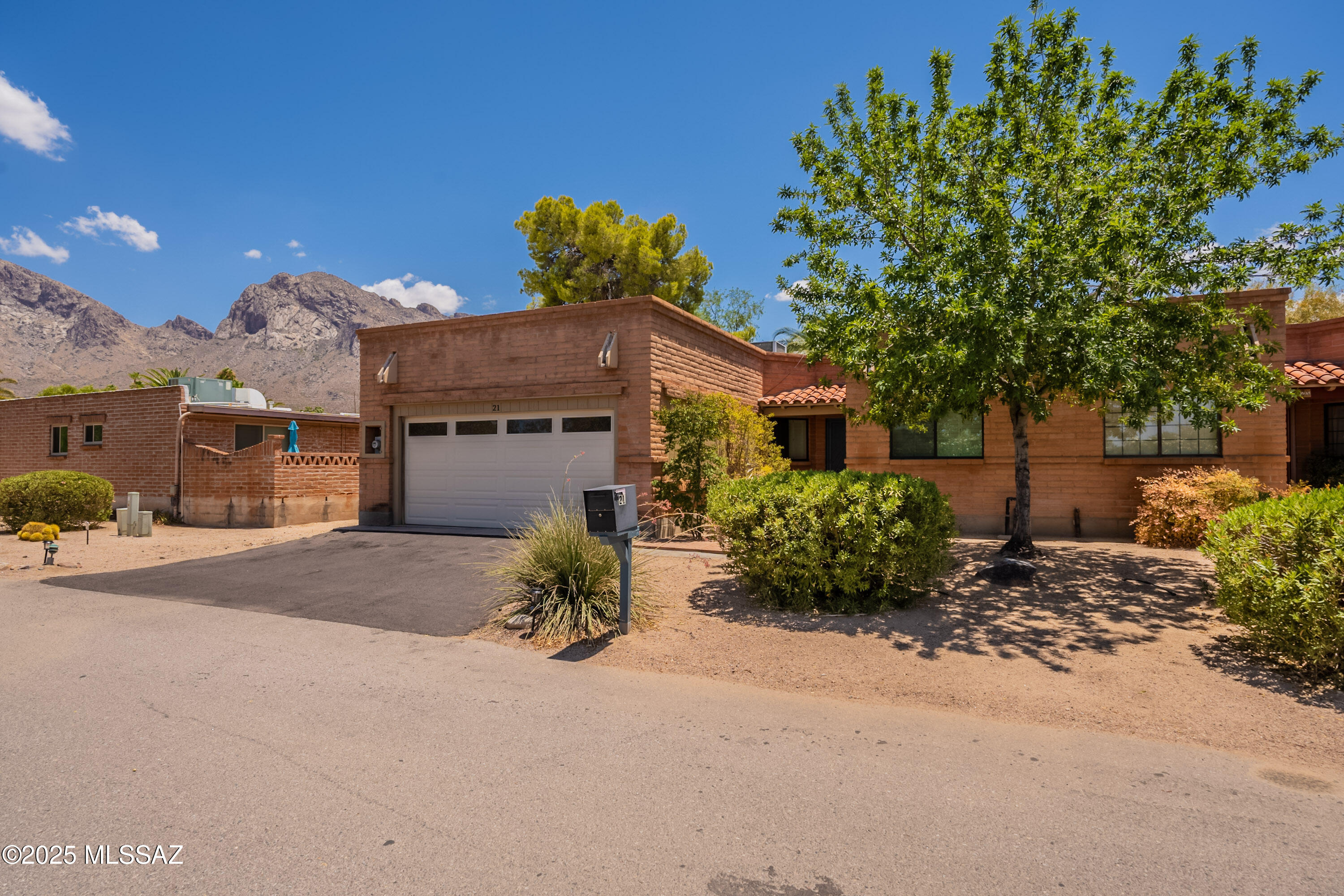Charming 2BD/2BA Townhome in Highly Sought-After Oro Valley Community!
Beautifully designed home that feels open & spacious thanks to its thoughtful layout. This hidden gem is full of upgrades!
Enjoy your own private ''secret garden'' backyard—perfect for relaxing or entertaining. In 2025, the seller invested $15,000 in a brand-new walk-in tub. Recent updates include a new stove, microwave, dishwasher, washer/dryer (2023), new garage door and in 2017, the kitchen was fully renovated w/ new cabinets, granite countertops, and wood laminate flooring throughout. Large primary bedroom w/a huge custom walk in closet w/ample drawers & clothes hanging space. Second bedroom has a built in desk & shelving. Every room features elegant plantation shutters.Close to golf, shopping, hospital & dining