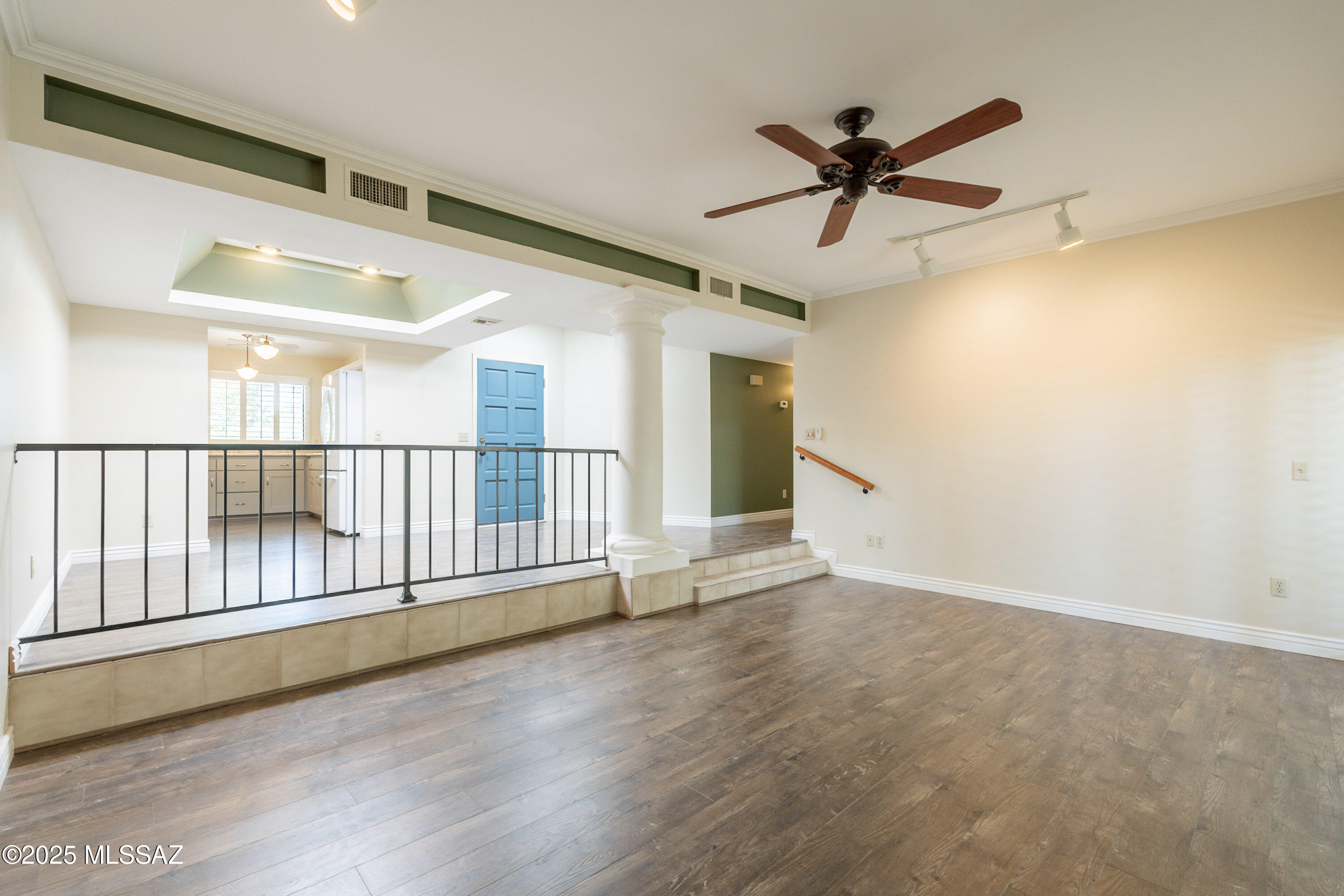 Executive Townhomes (1-16) - Residential