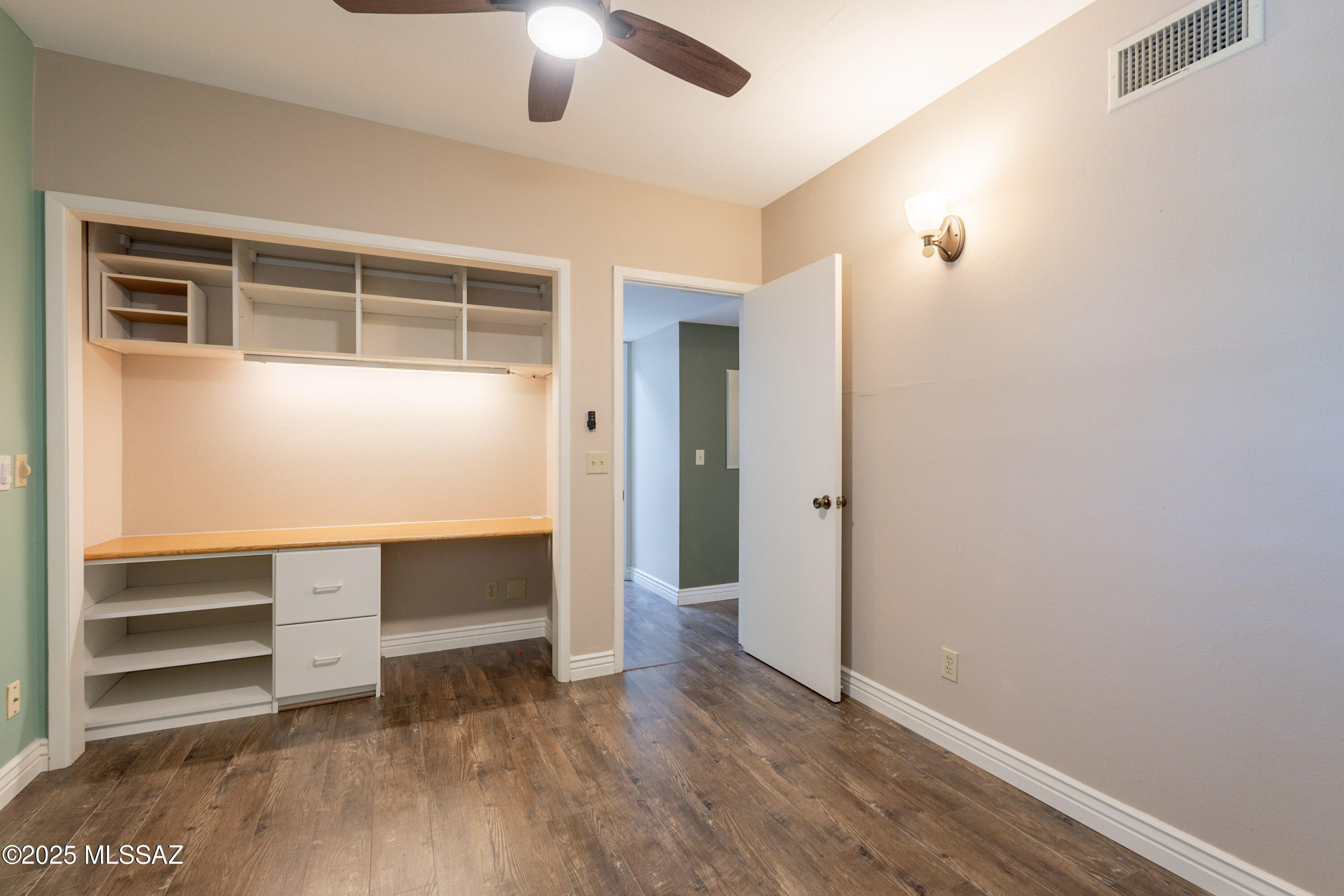 Executive Townhomes (1-16) - Residential