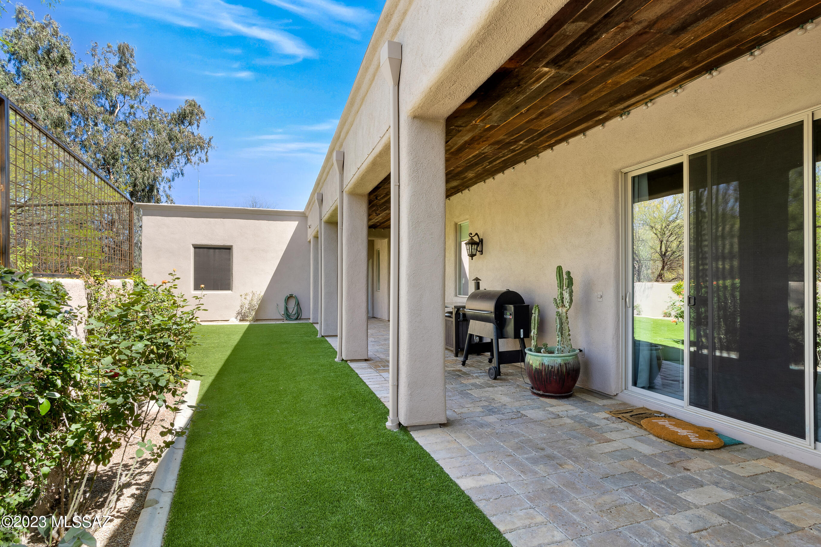 Las Alturas (1-167) - Residential