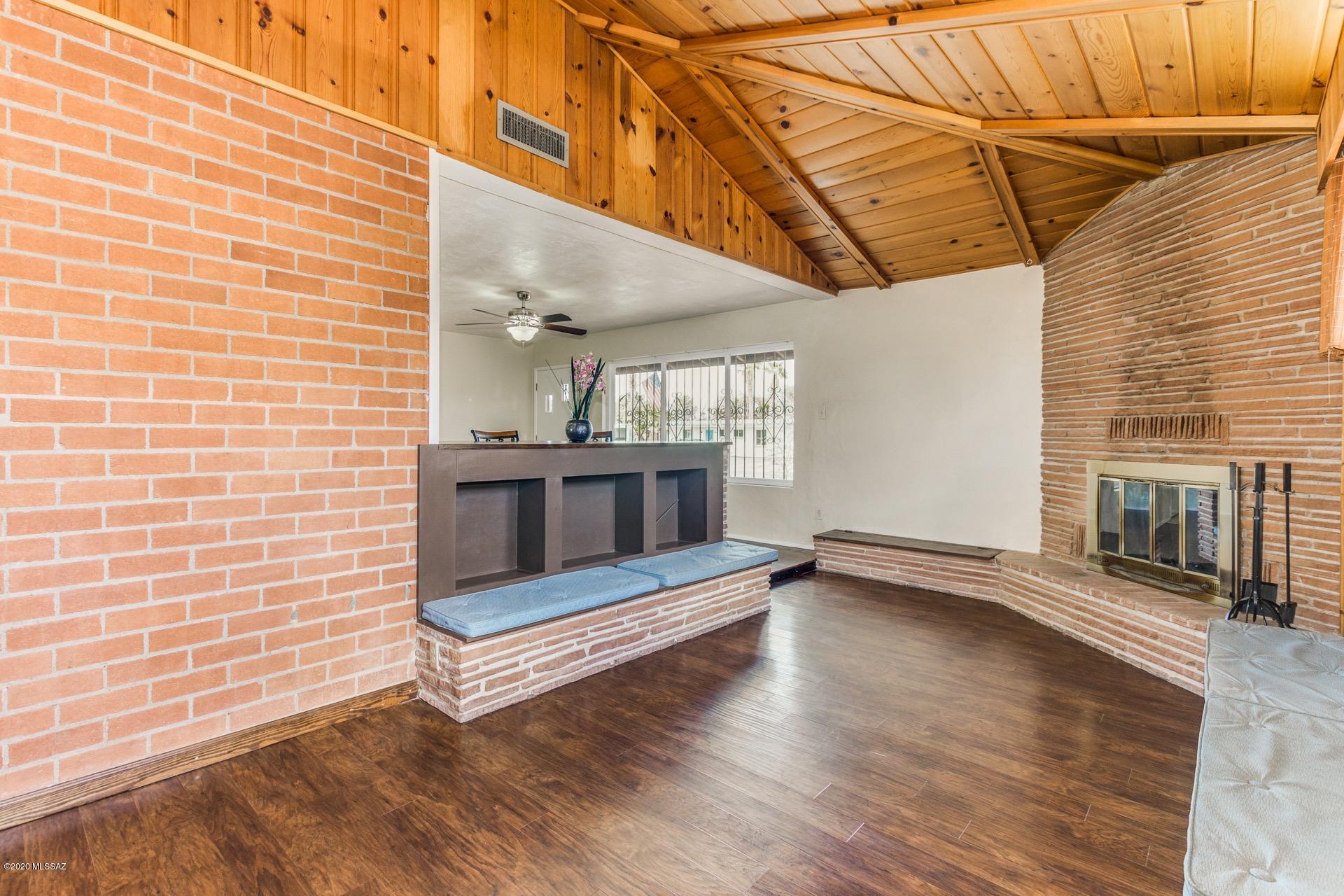 Douglas Terrace (1-69) - Residential