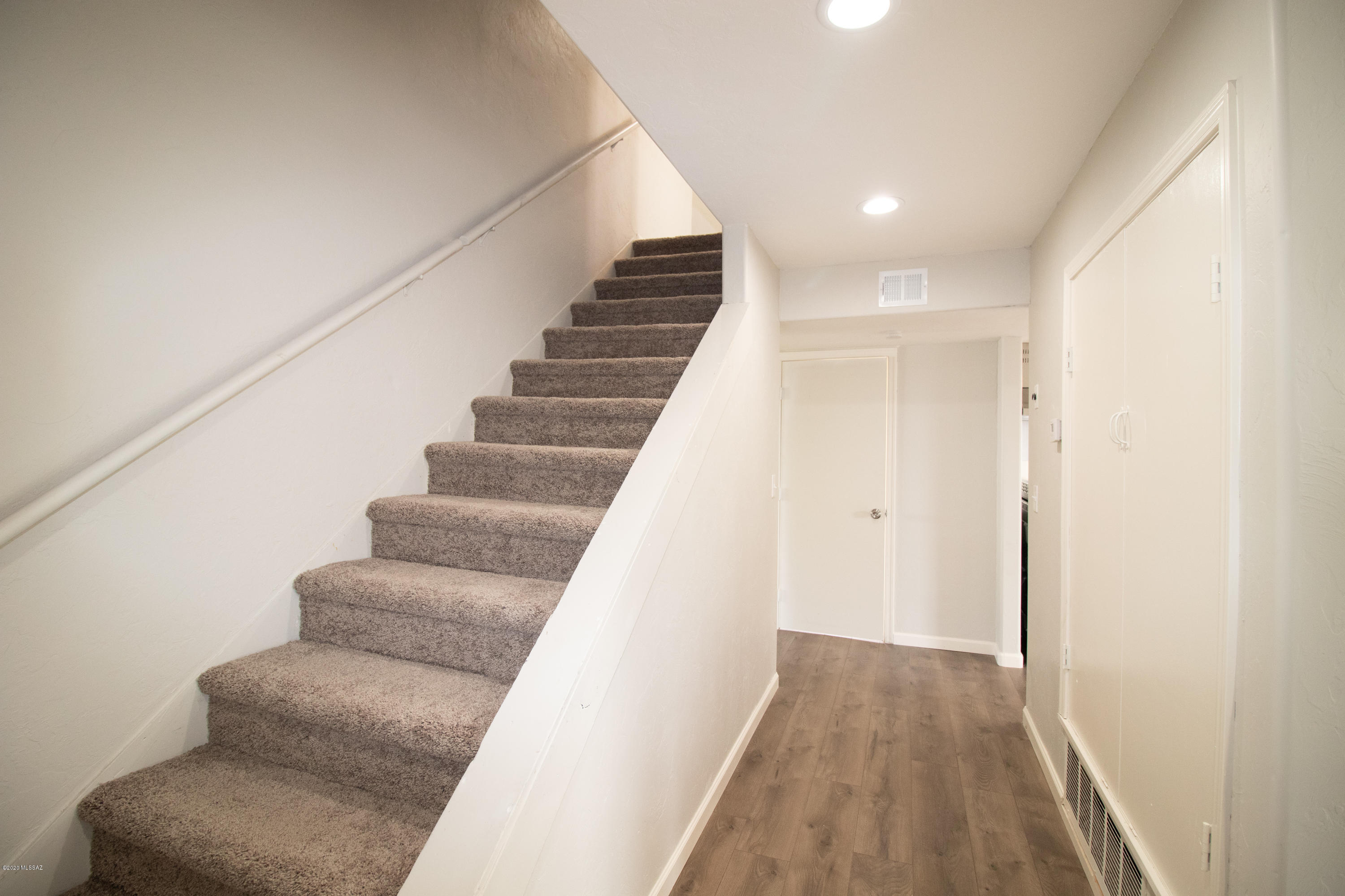 Los Robles Estates - Residential