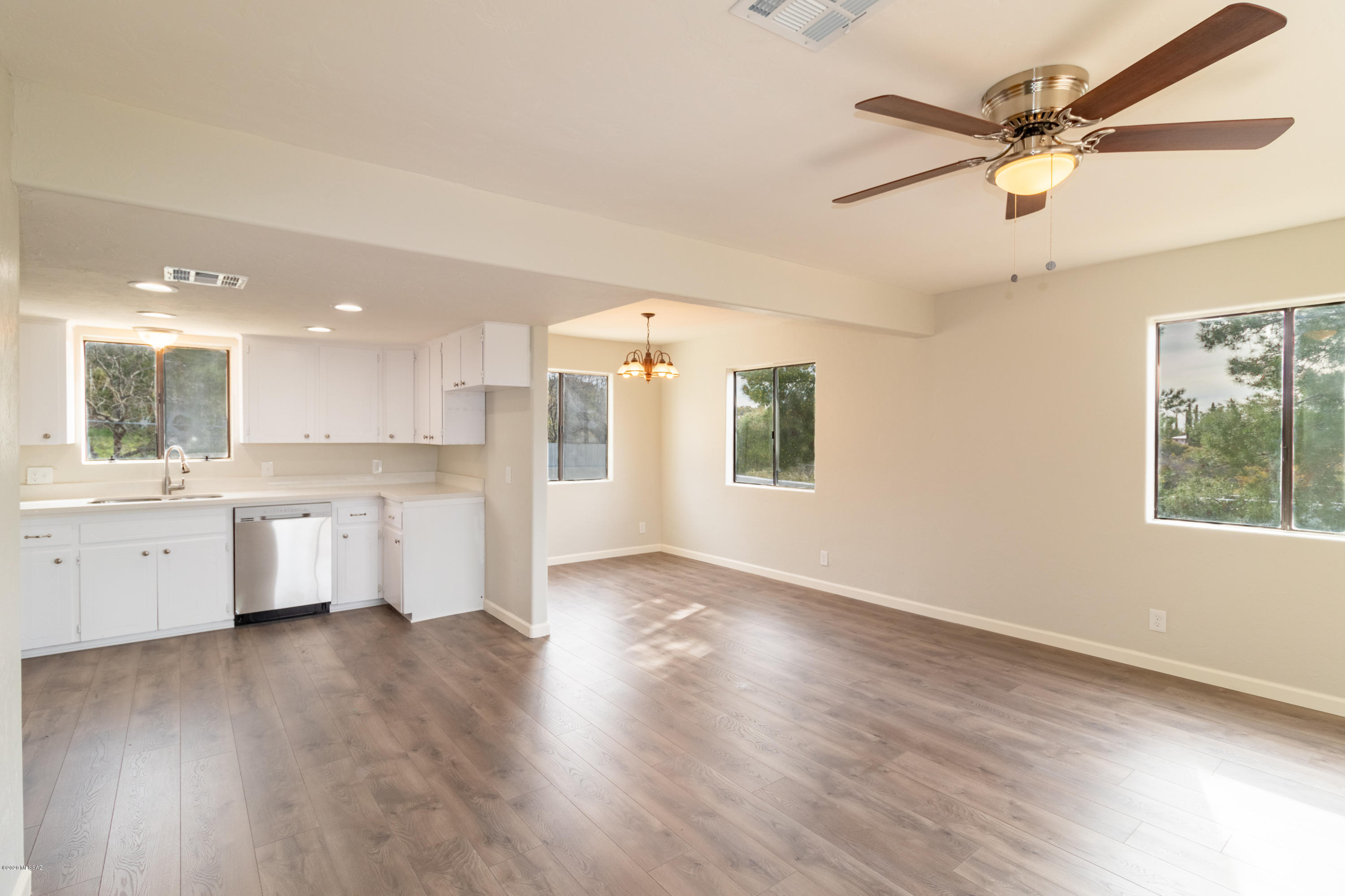 Los Robles Estates - Residential