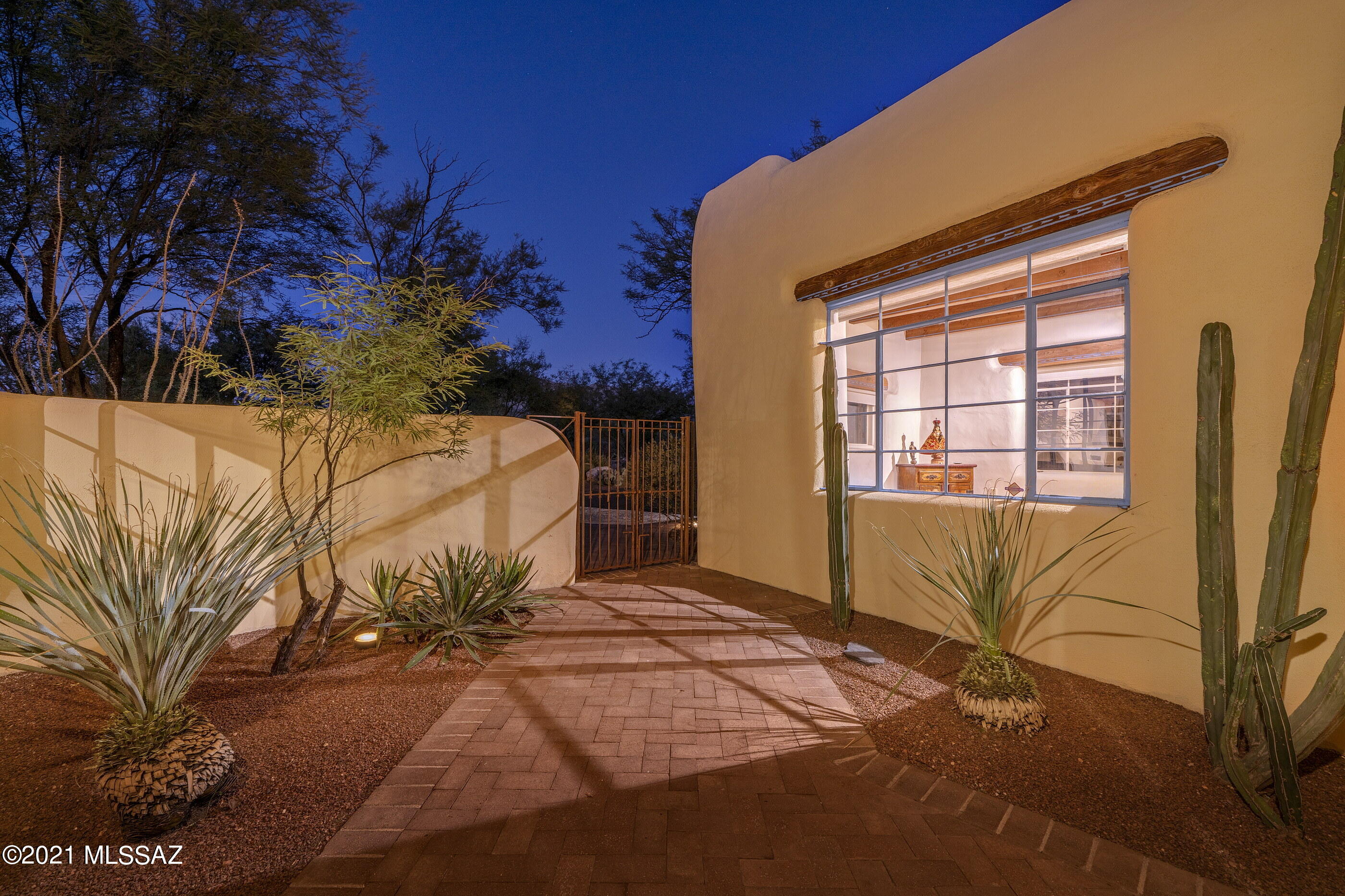 Casas Adobes Vistas (1-21) - Residential
