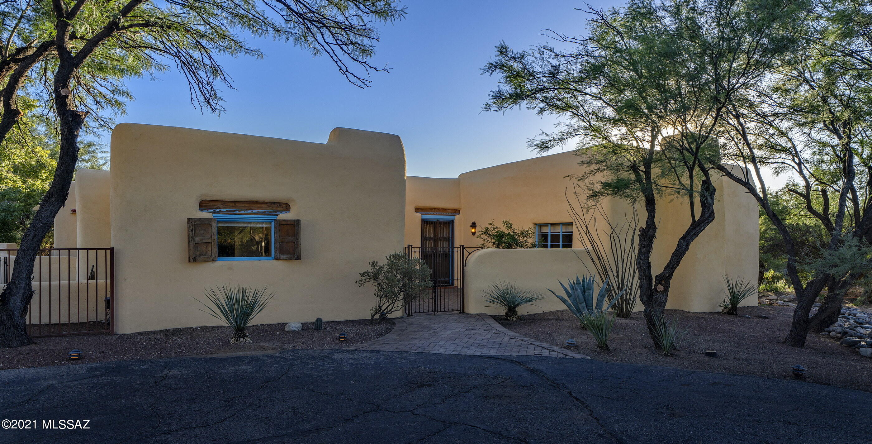 Casas Adobes Vistas (1-21) - Residential