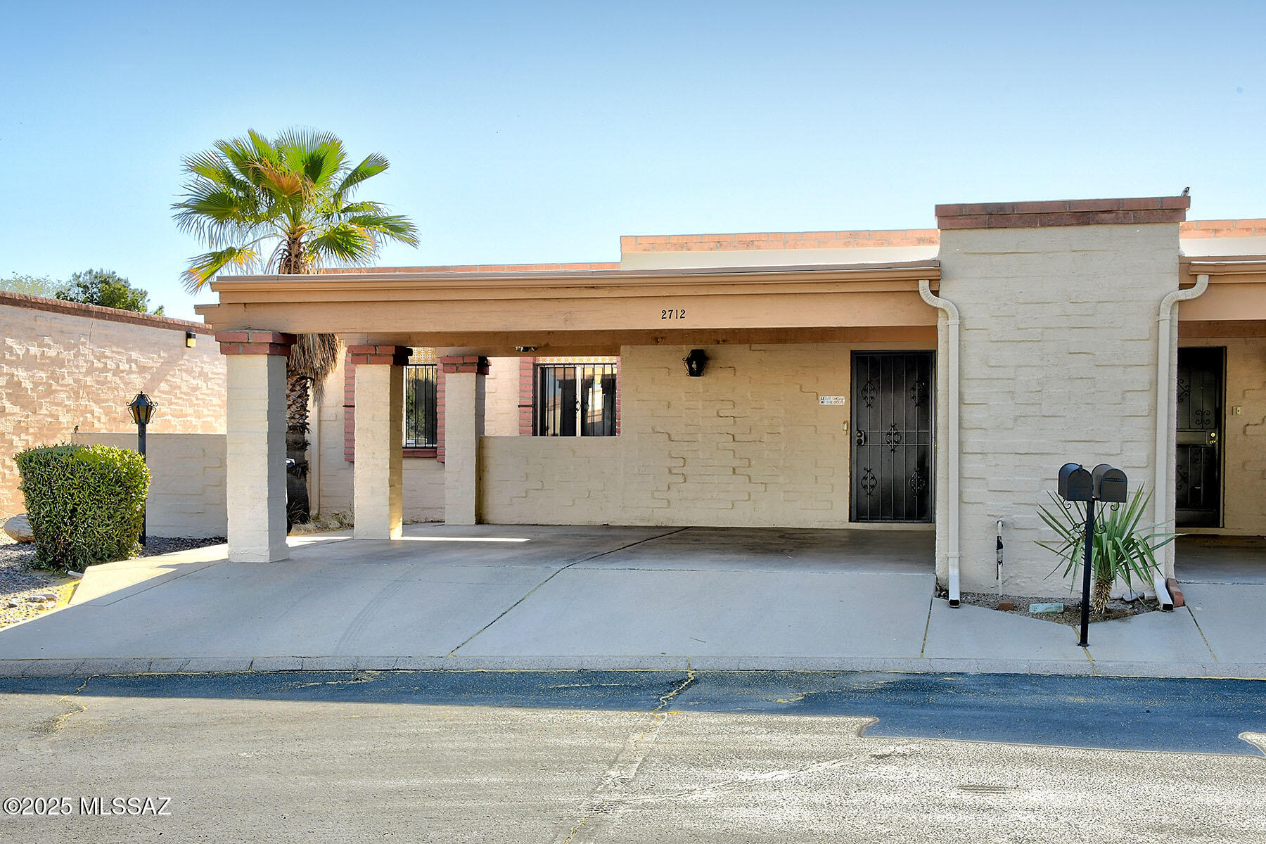 Desert Glenn Twnhss (1-80) - Residential