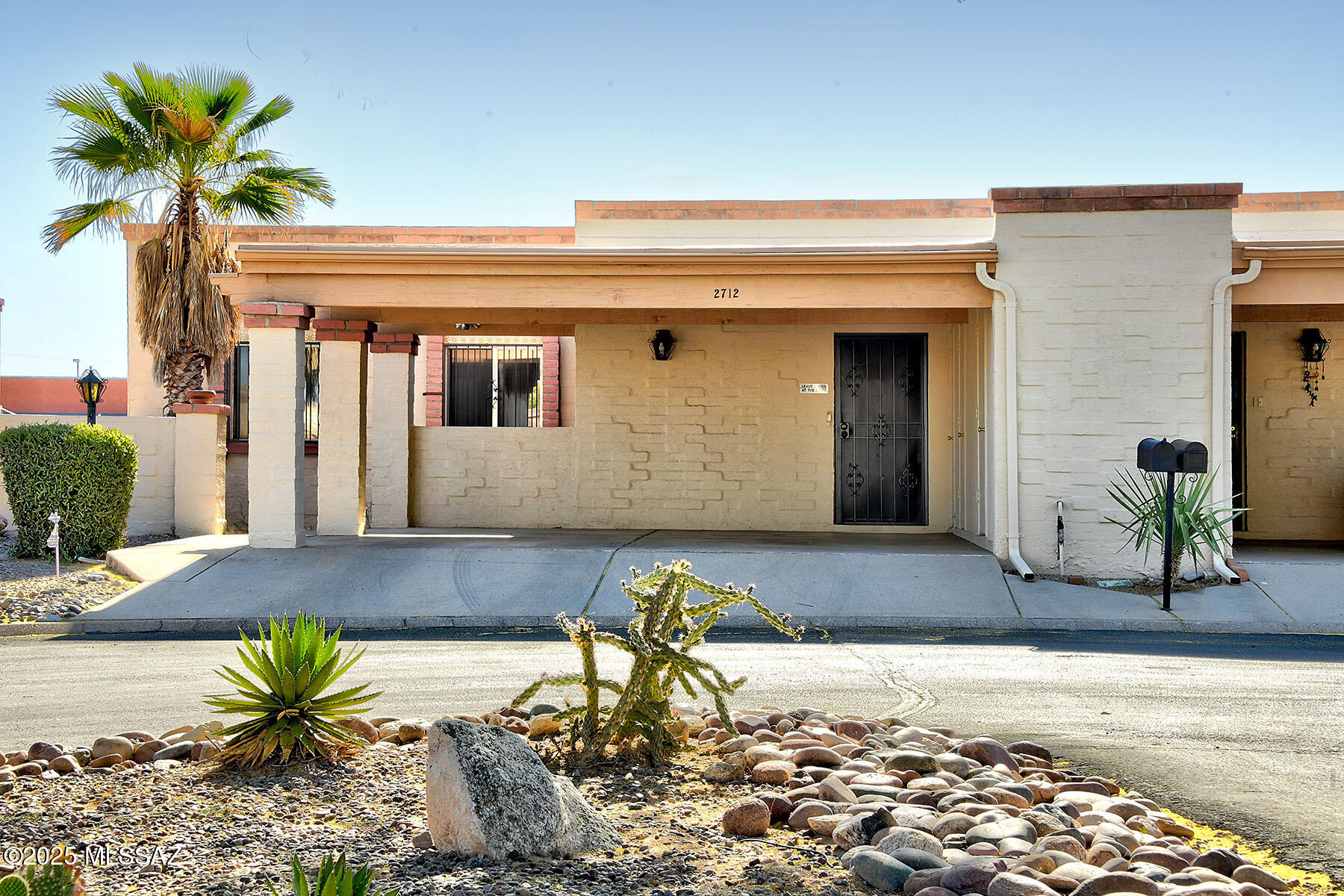 Desert Glenn Twnhss (1-80) - Residential