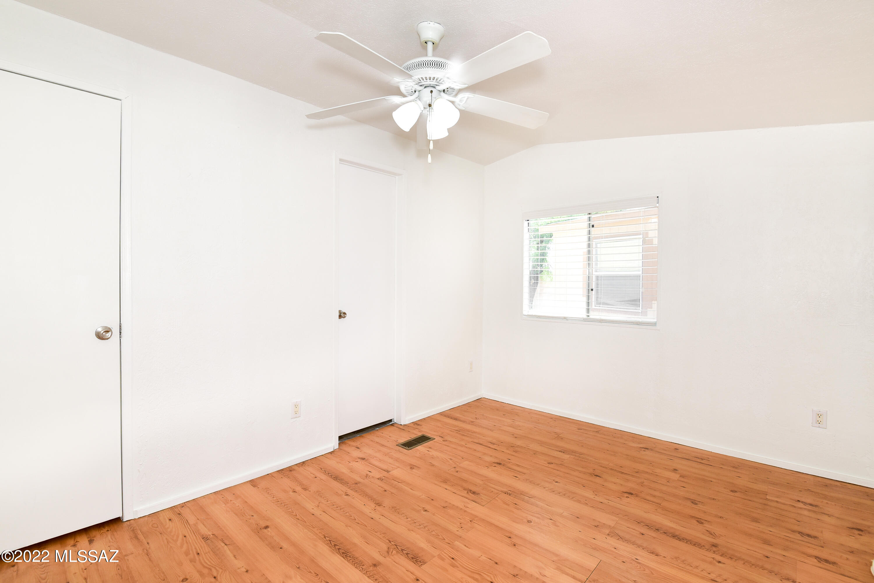 Country Club Terrace (1-108) - Residential