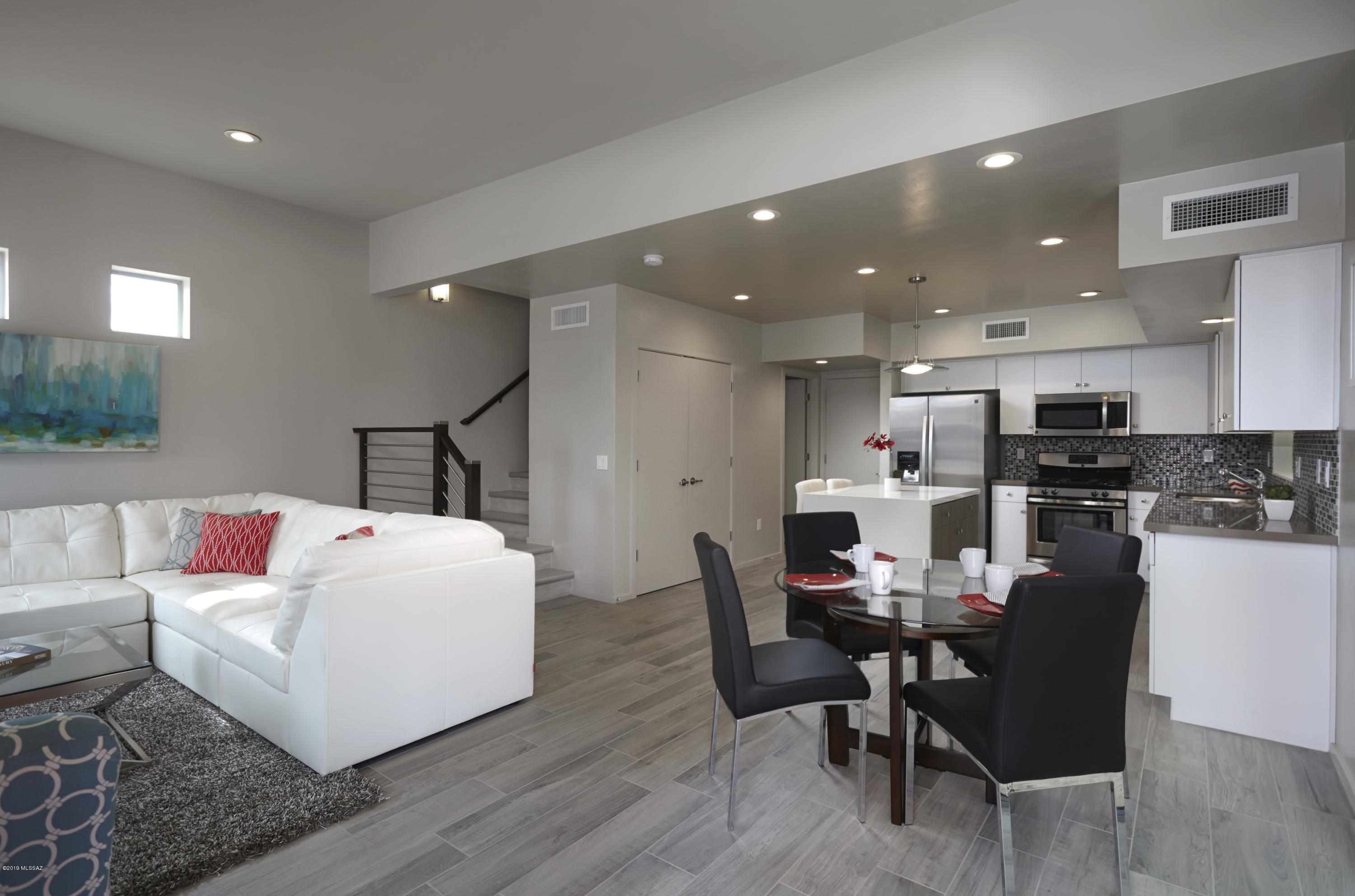 Park Modern SQ20171350679 - Residential