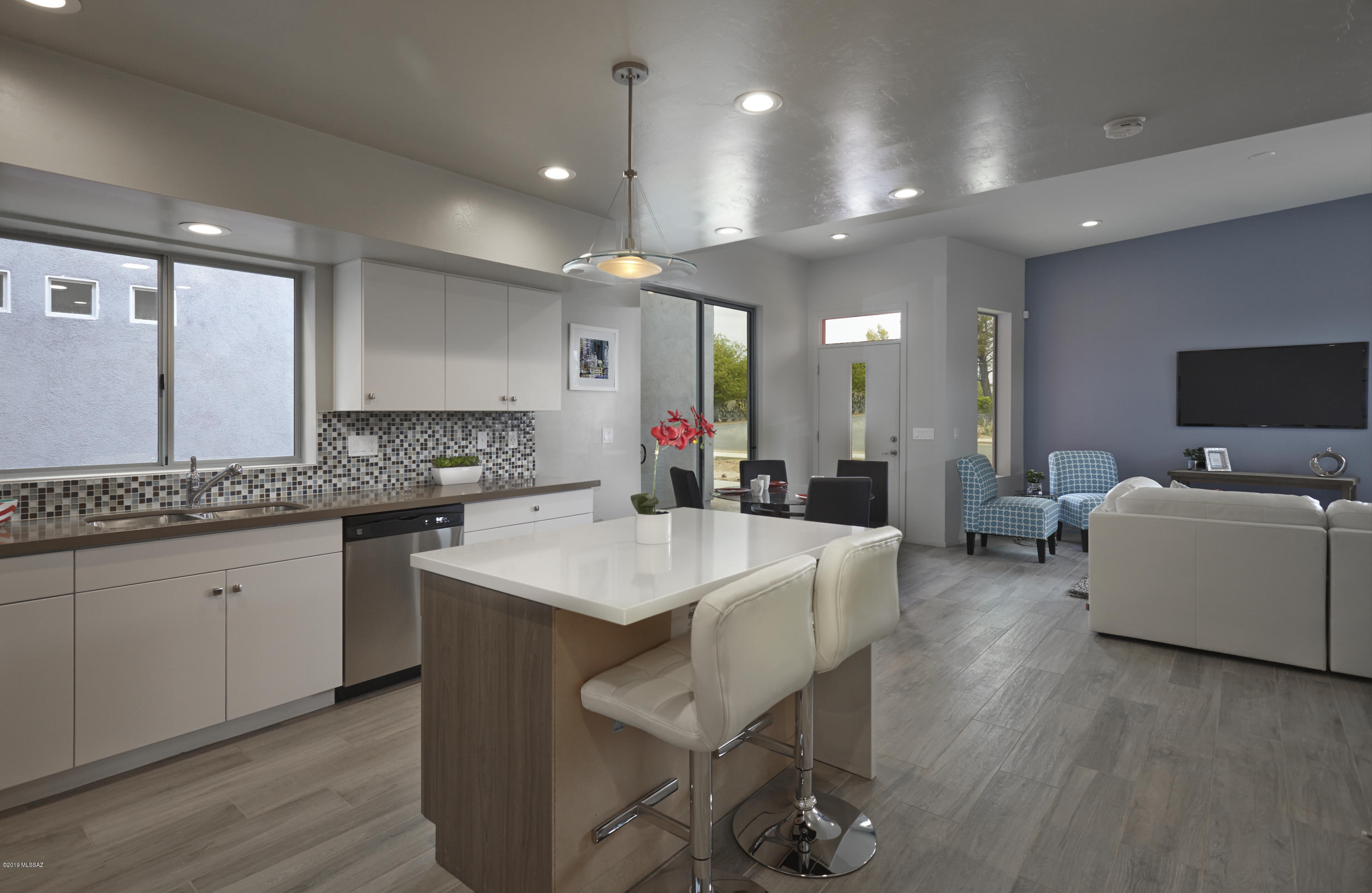 Park Modern SQ20171350679 - Residential