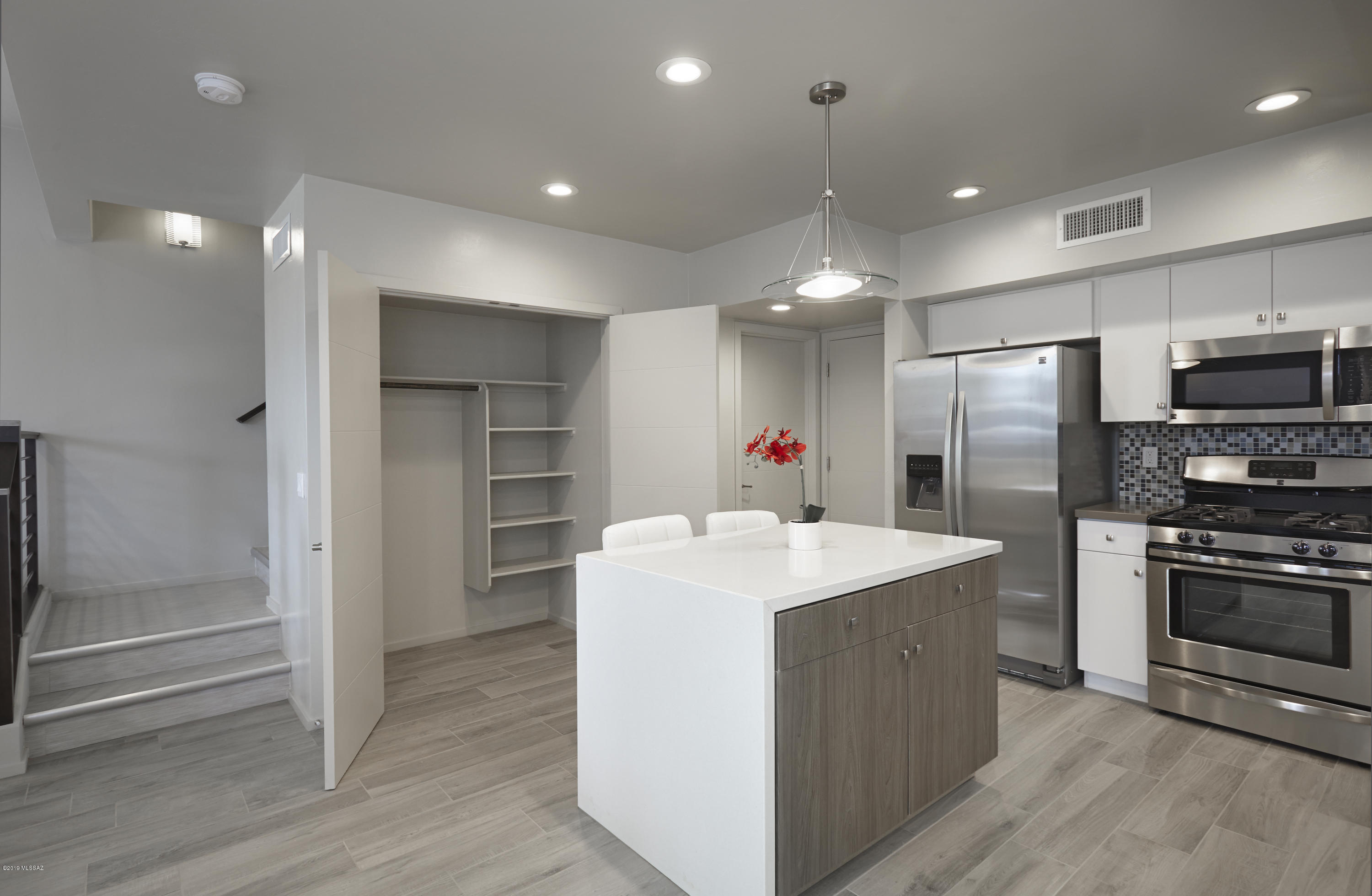 Park Modern SQ20171350679 - Residential