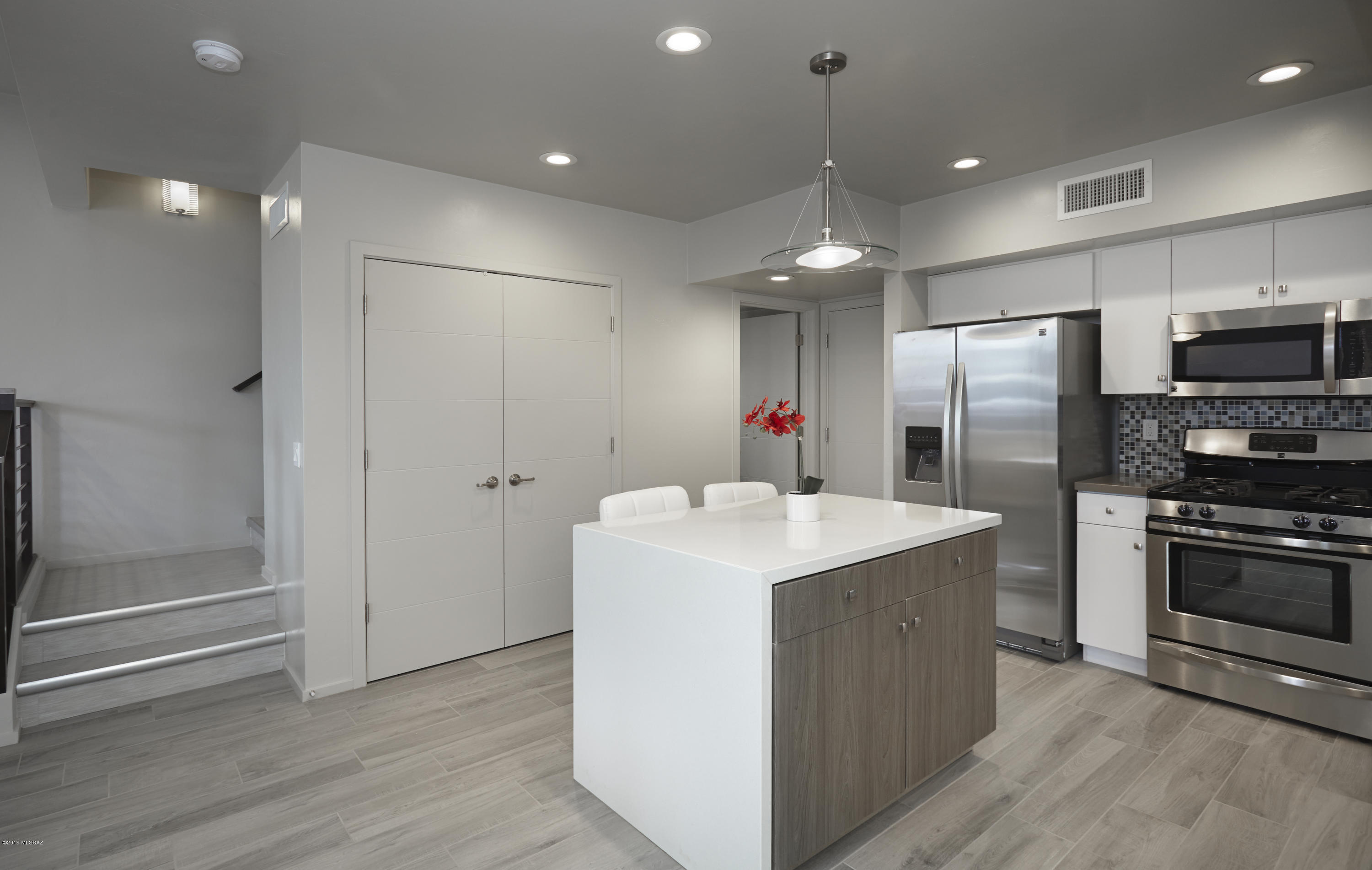 Park Modern SQ20171350679 - Residential