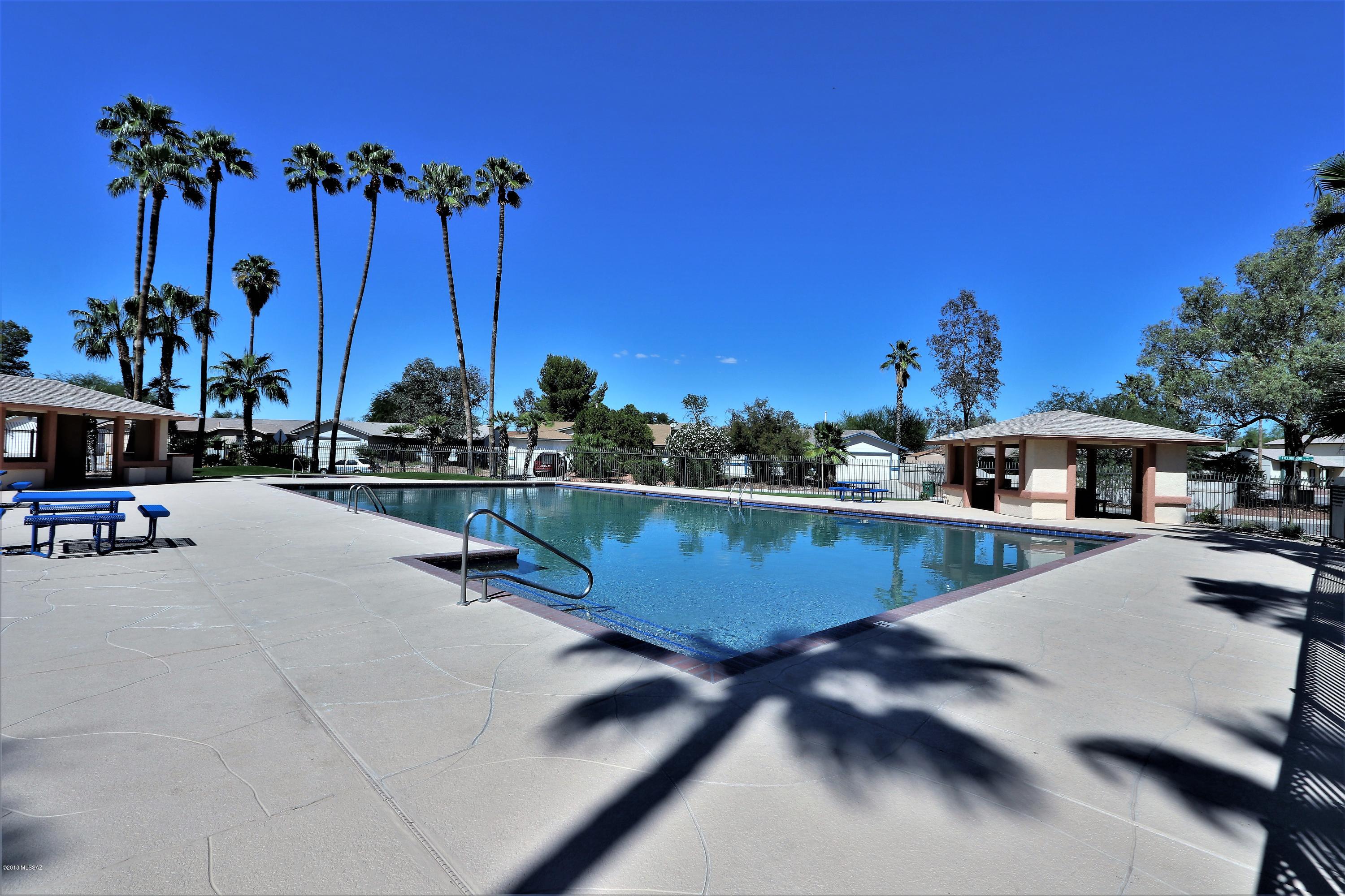 Meadowbrook (115-207) - Residential