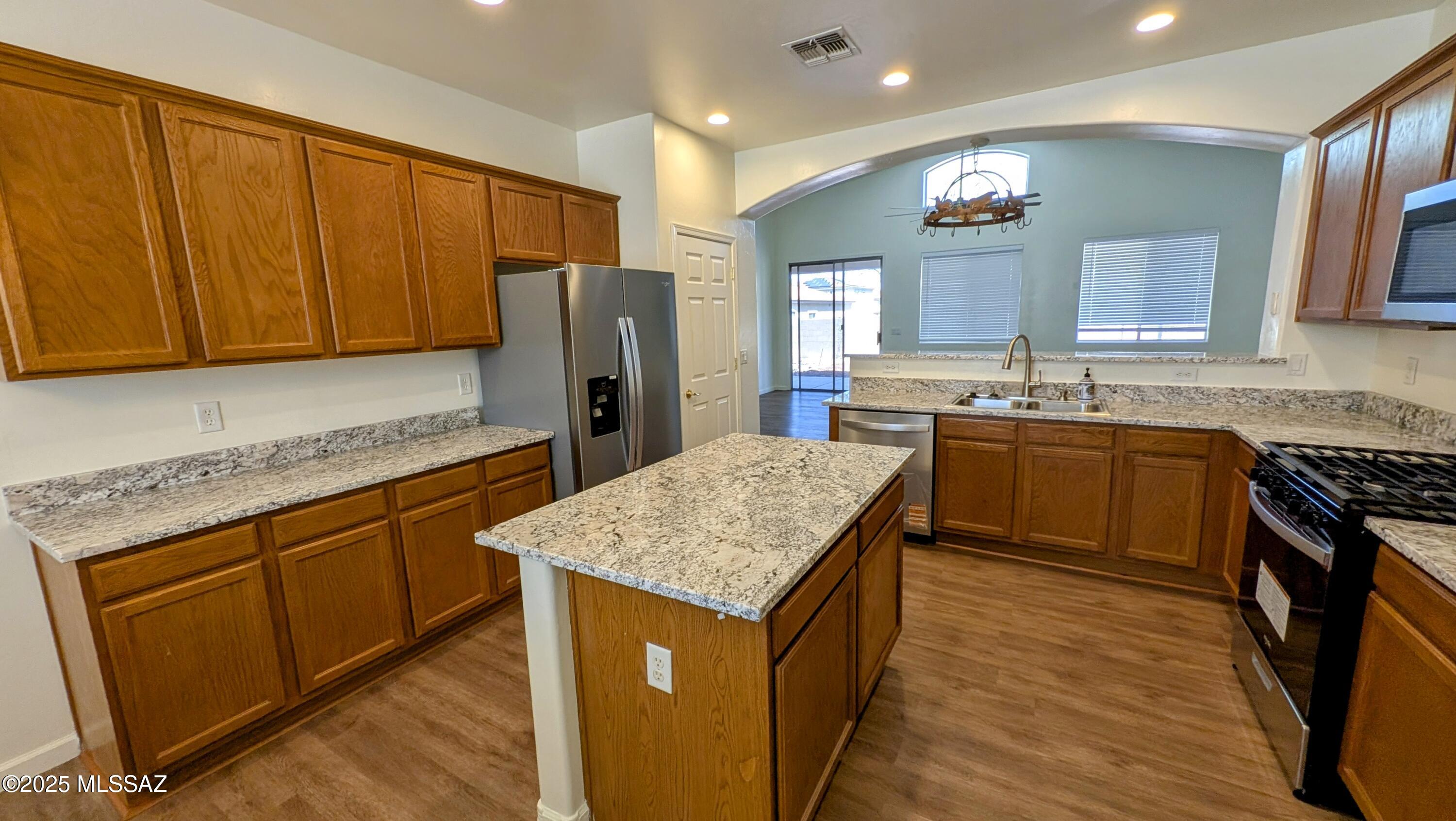 Rancho Del Lago (101-206) - Residential Lease