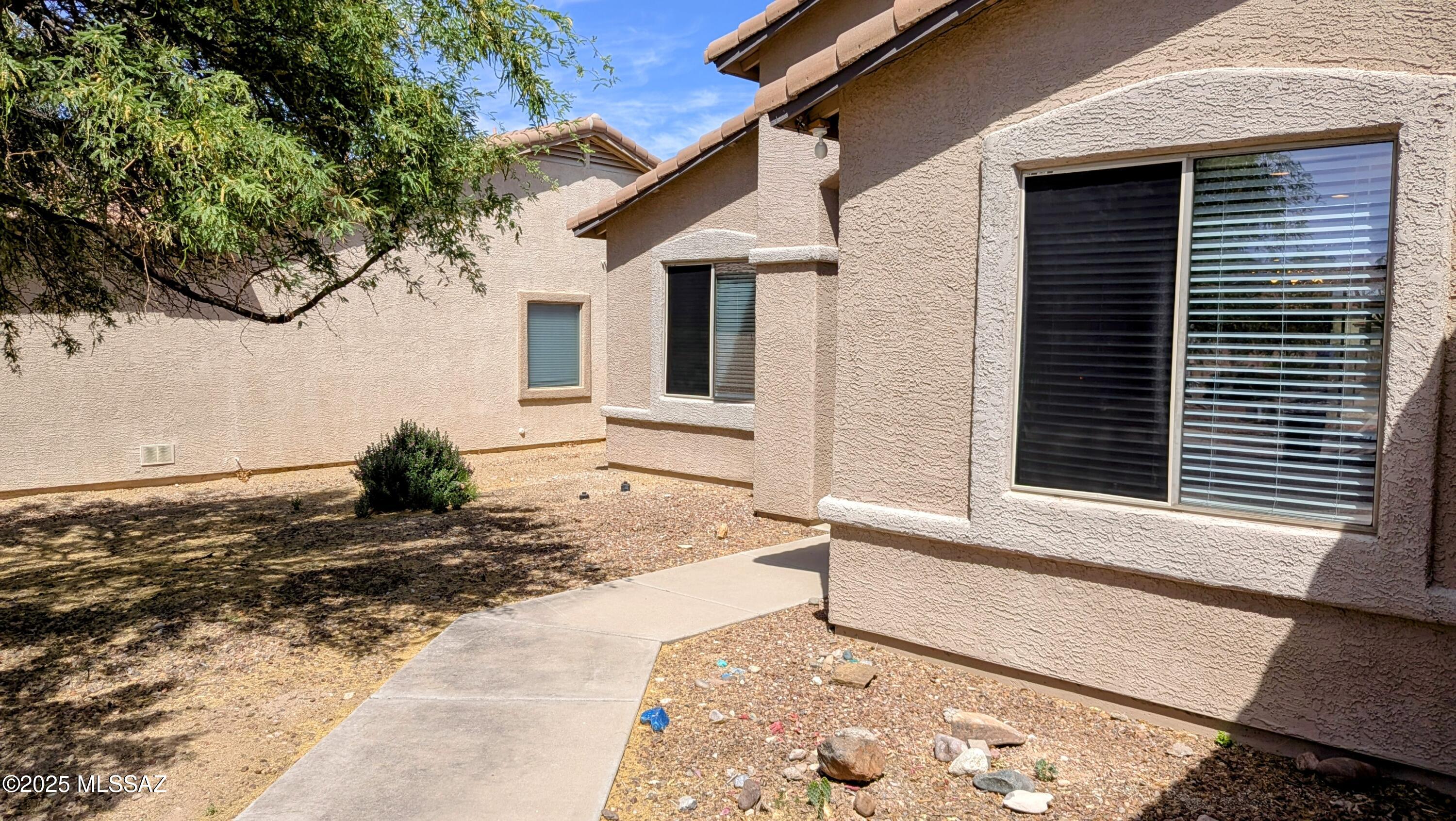 Rancho Del Lago (101-206) - Residential Lease