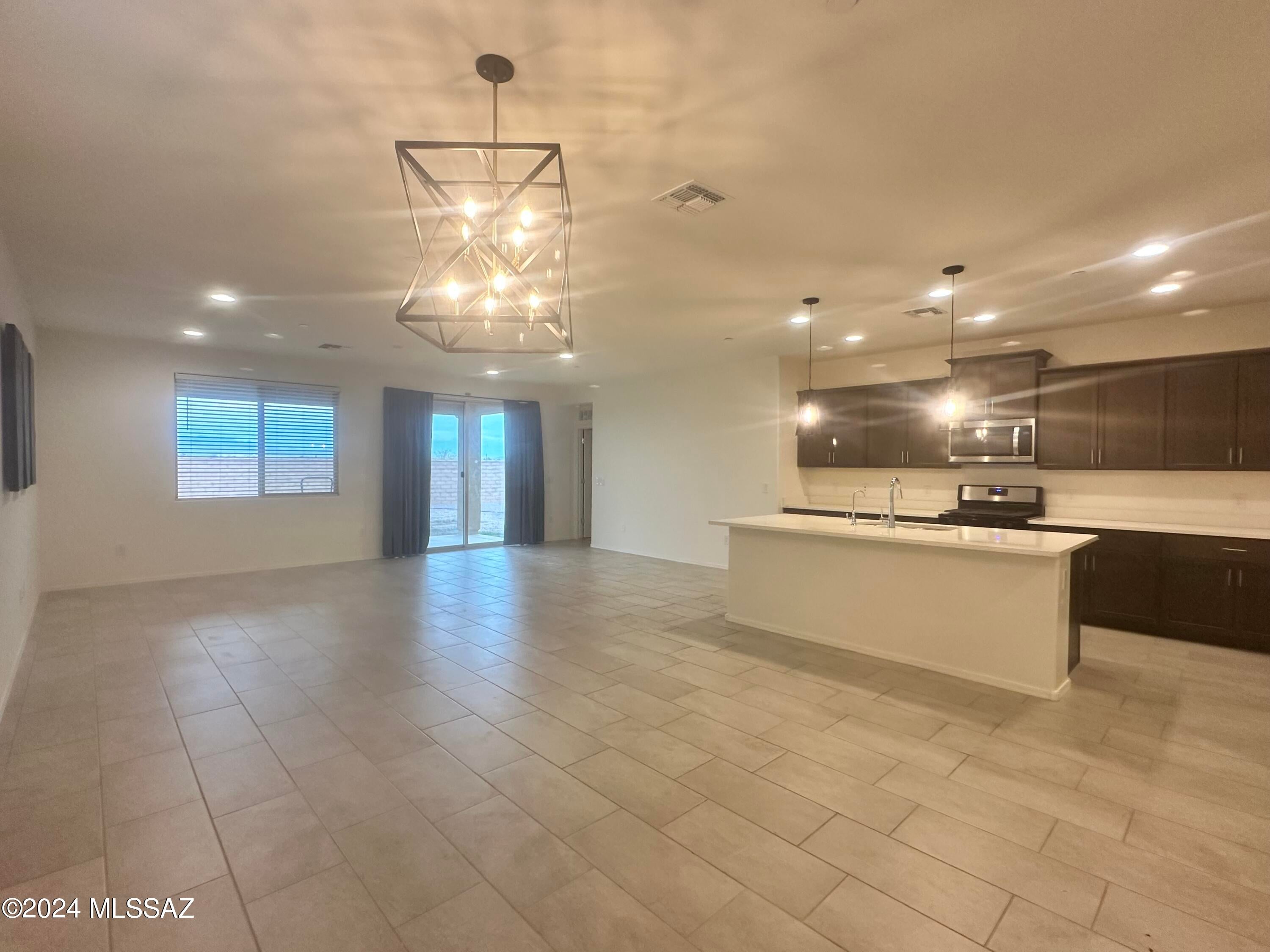La Estancia De Tucson (1-330) - Residential Lease