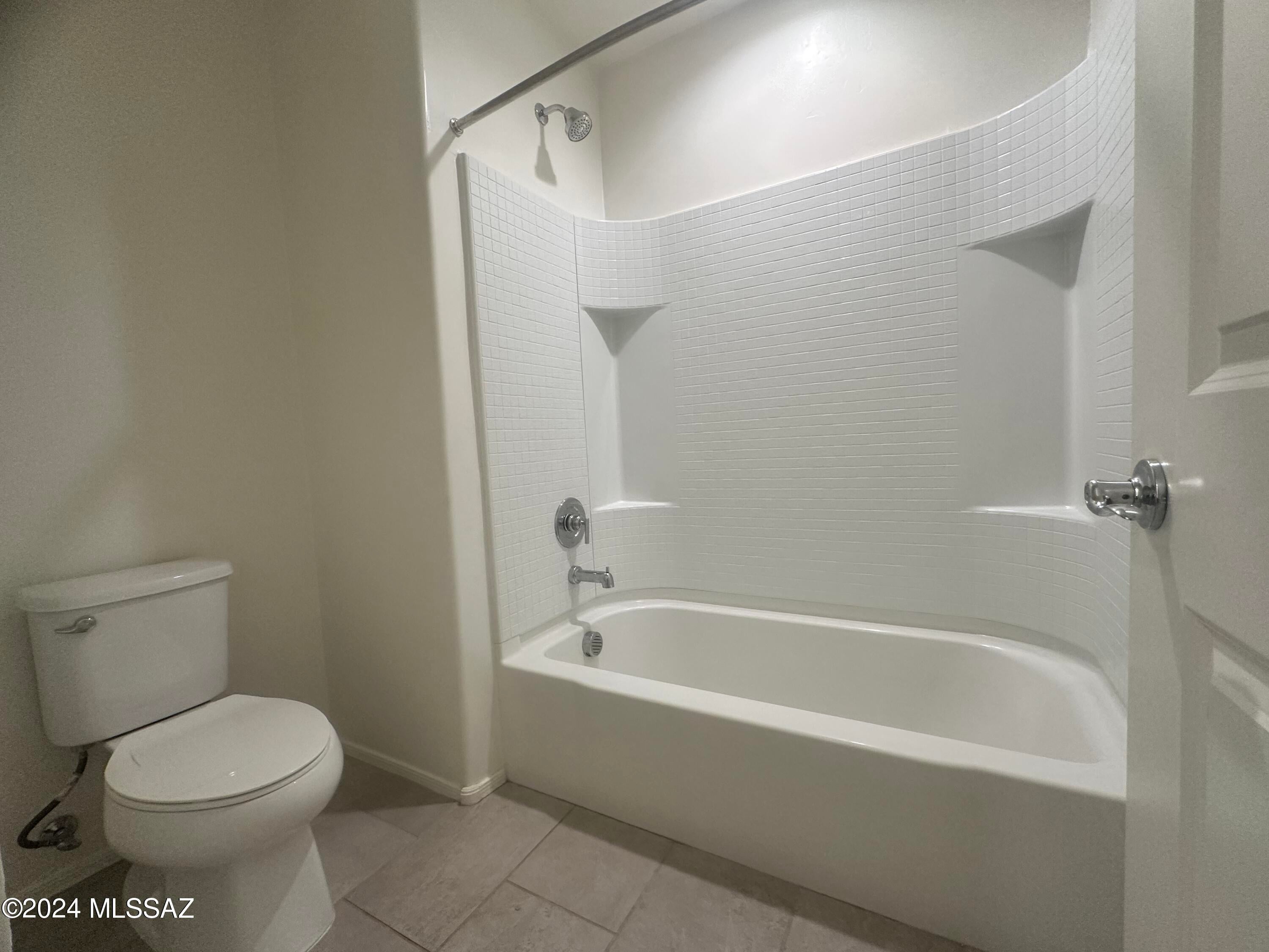 La Estancia De Tucson (1-330) - Residential Lease