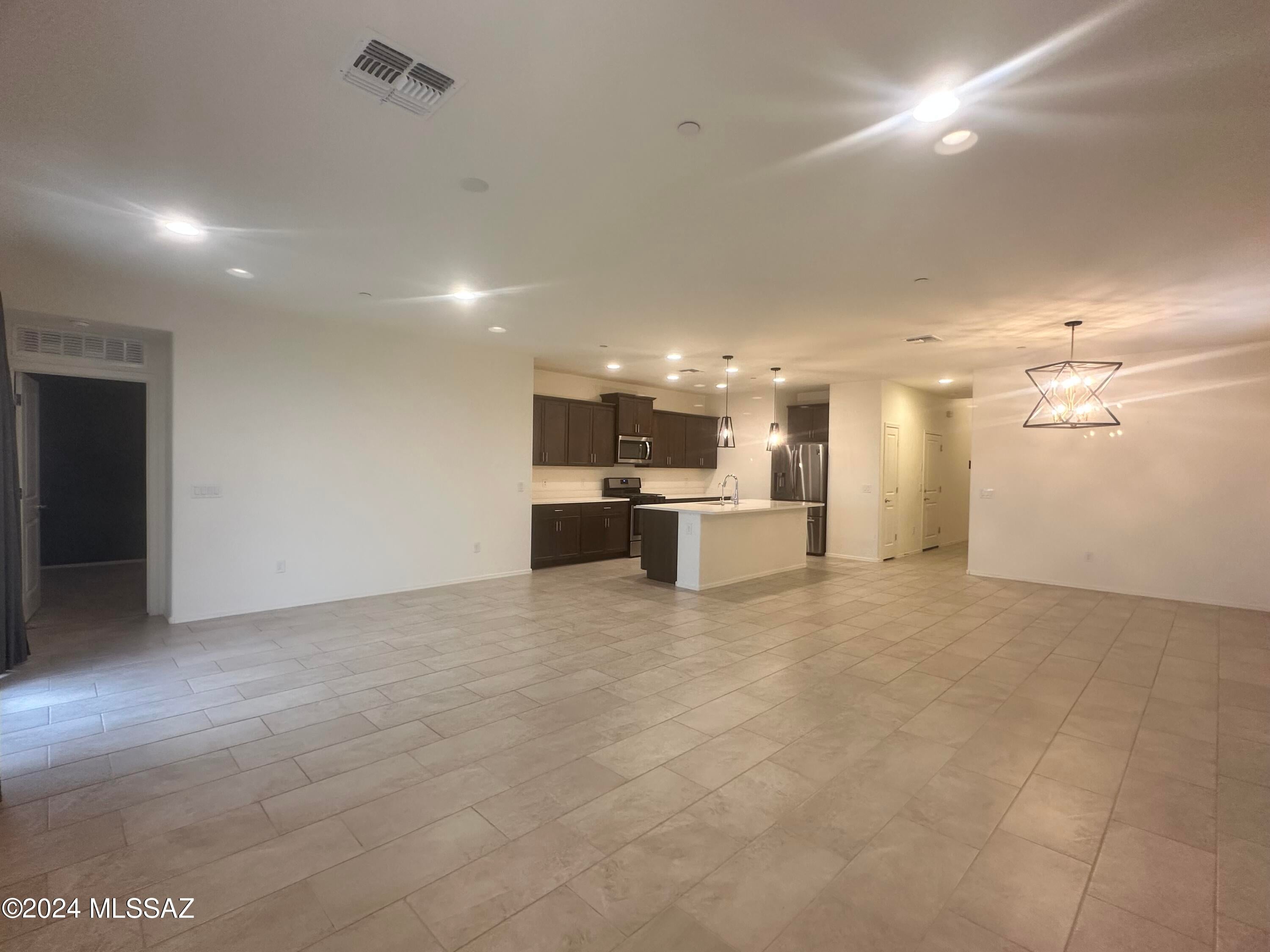 La Estancia De Tucson (1-330) - Residential Lease