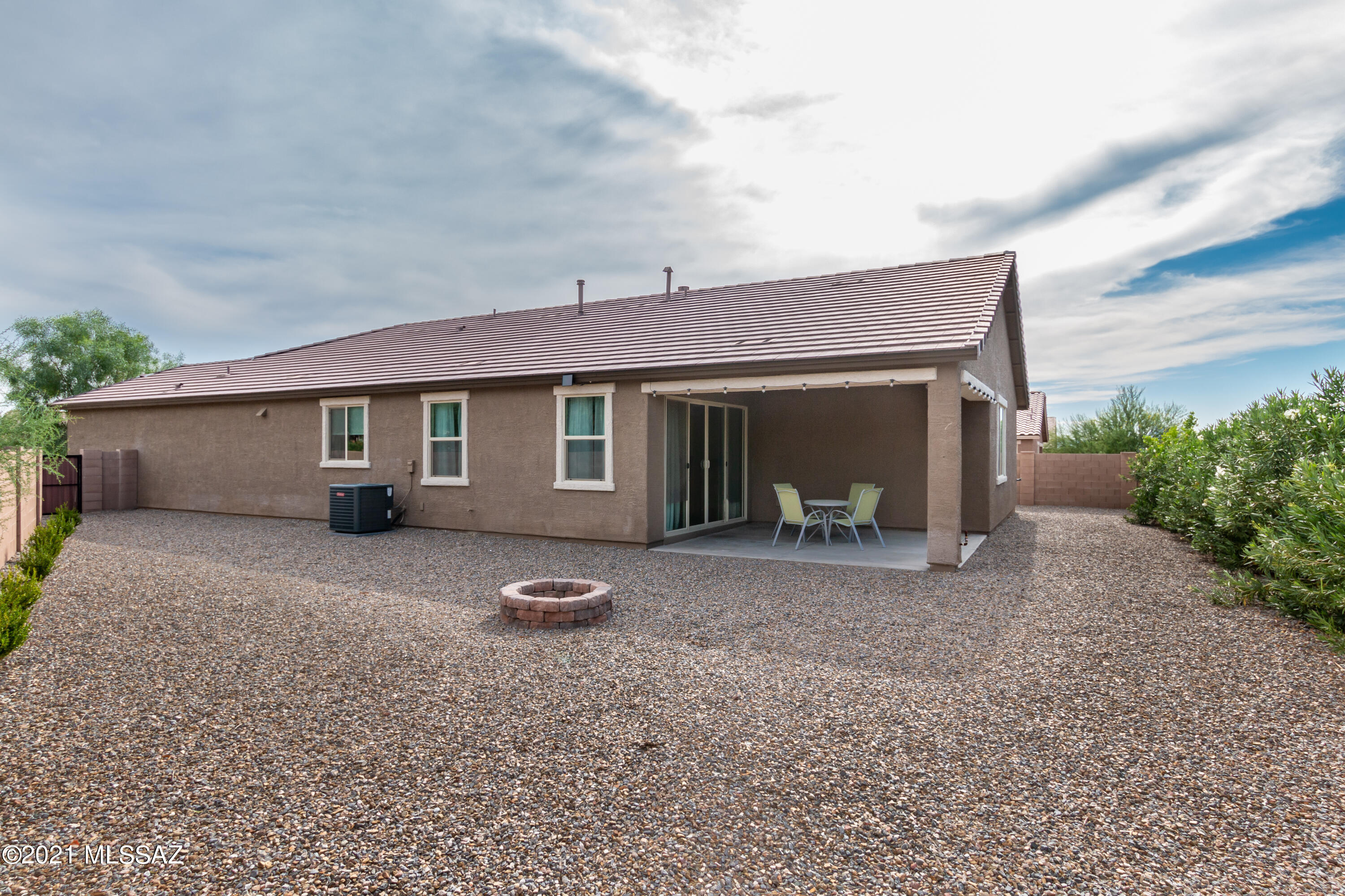 Las Lindas(1-76) - Residential