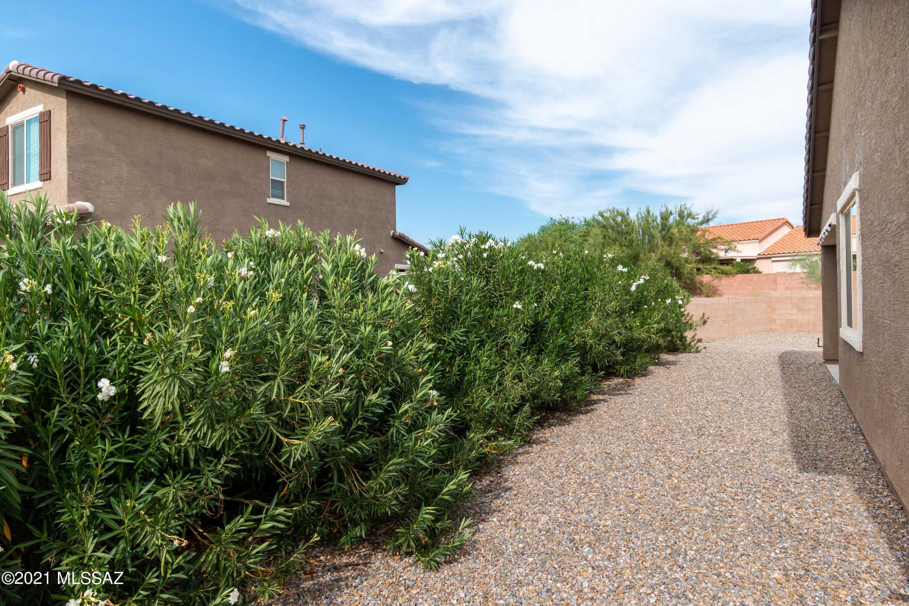 Las Lindas(1-76) - Residential