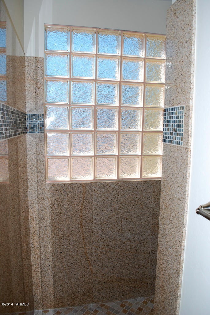 Unsubdivided - Residential Lease