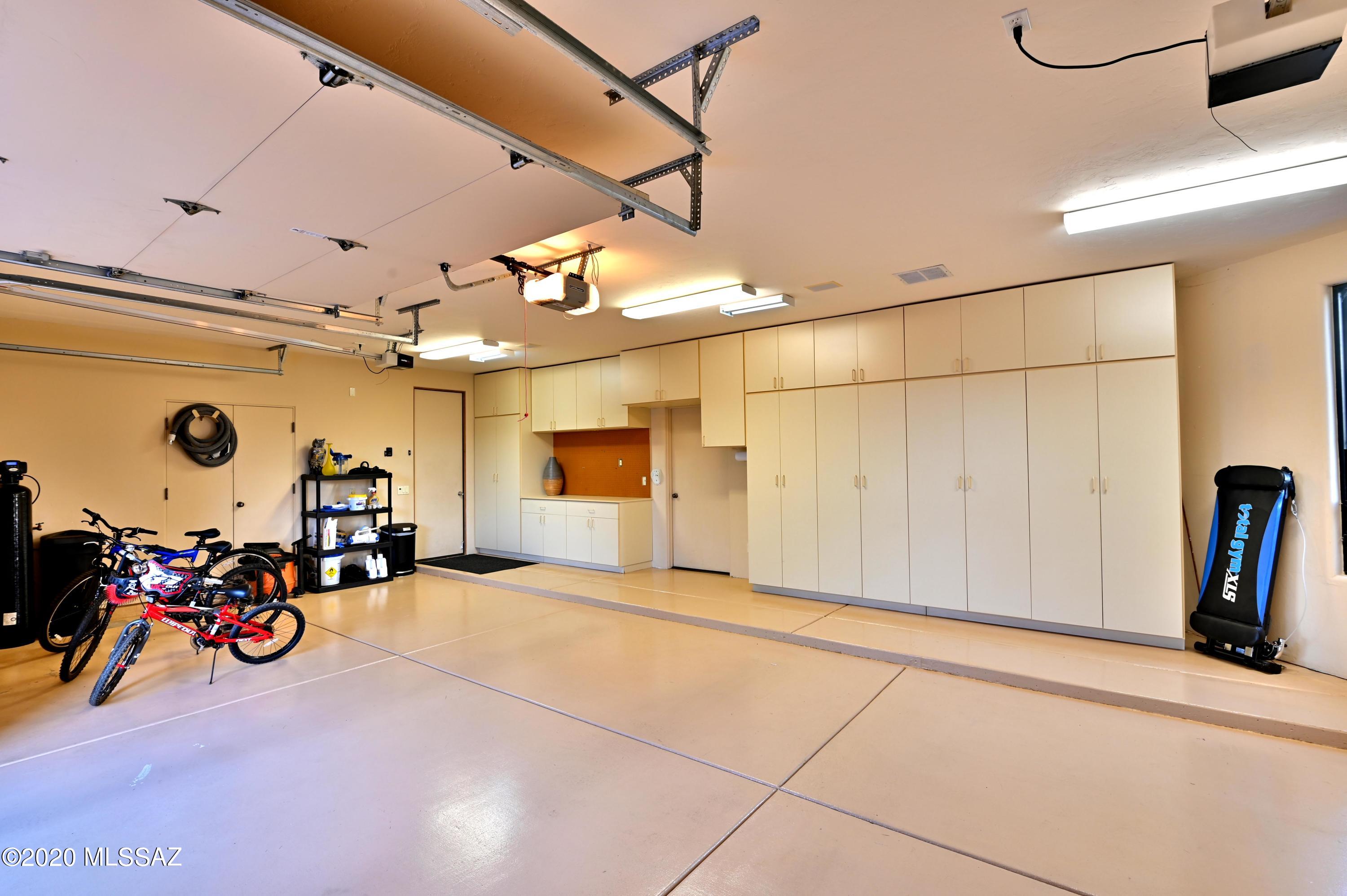 Honey Bee Canyon Estates - Residential