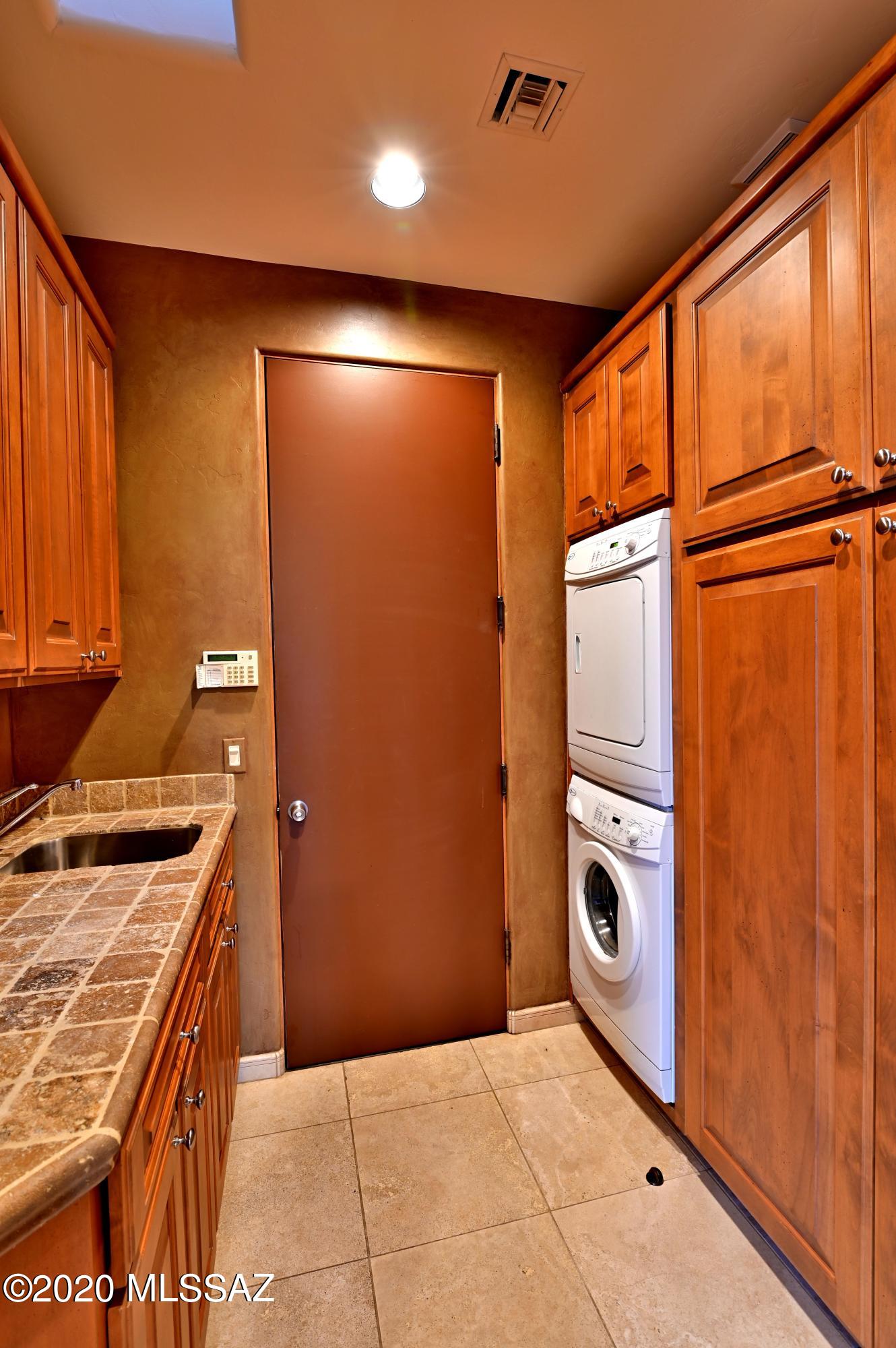 Honey Bee Canyon Estates - Residential