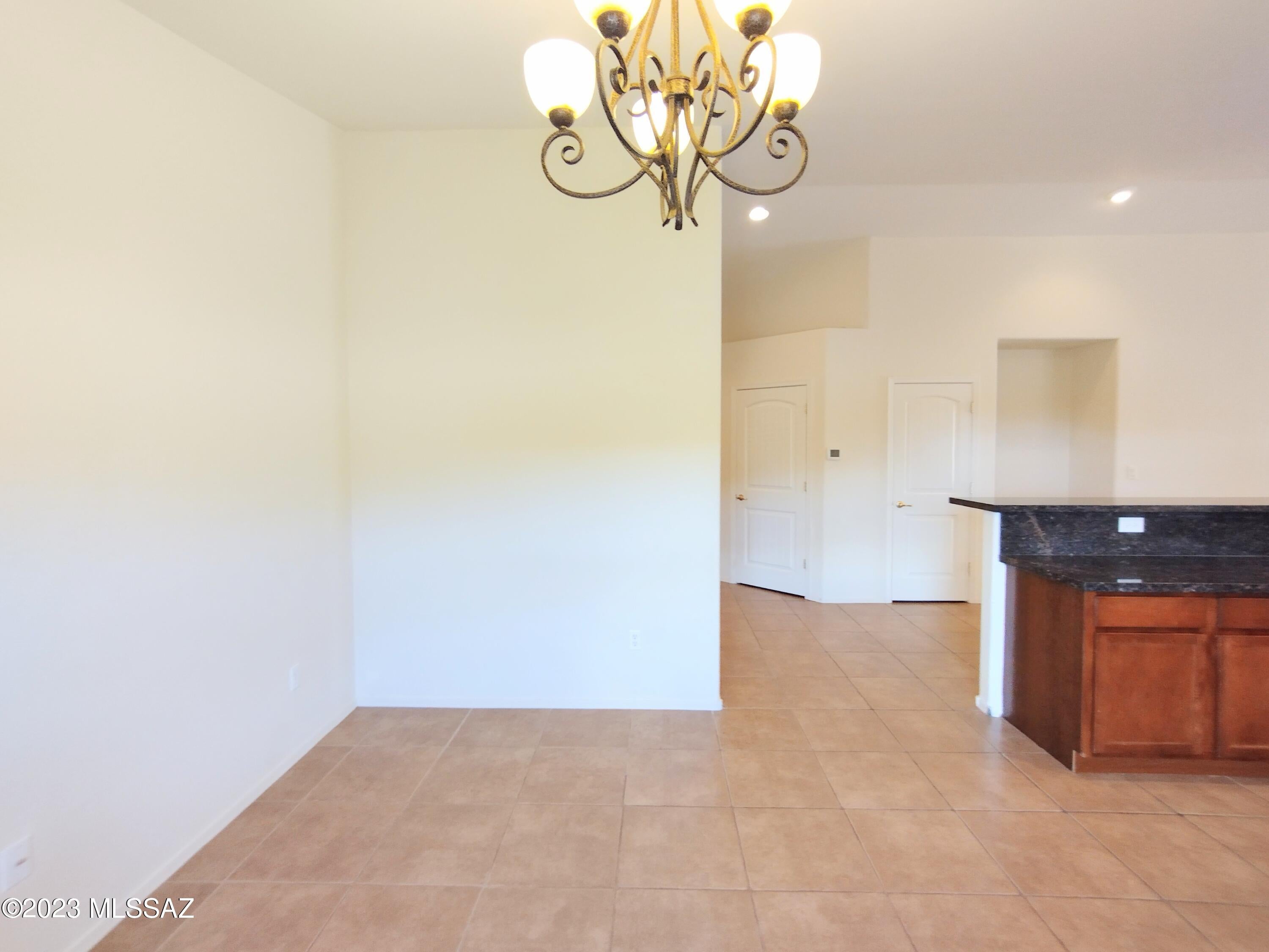 Mountain Manor View - Residential Lease