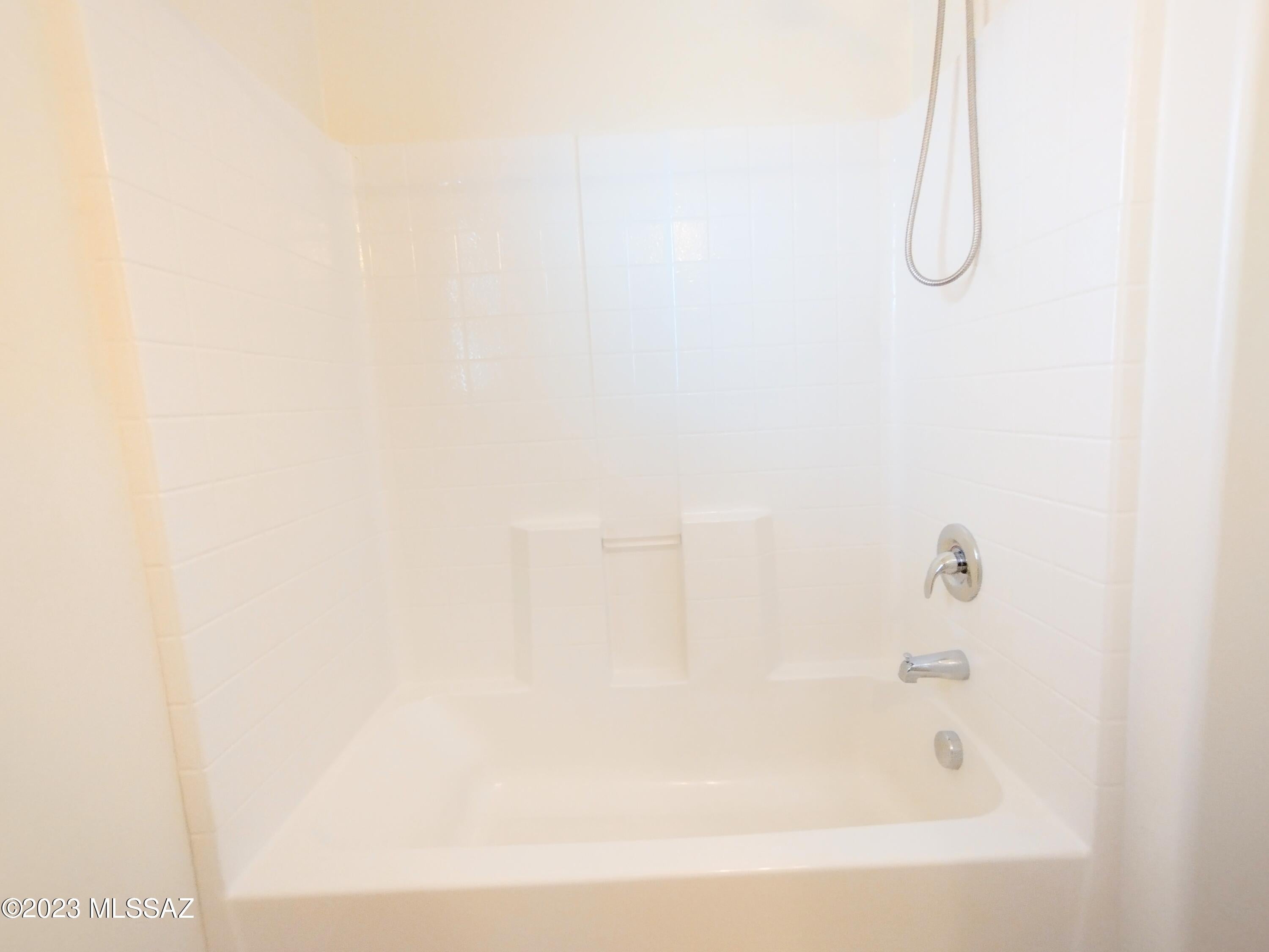 Mountain Manor View - Residential Lease