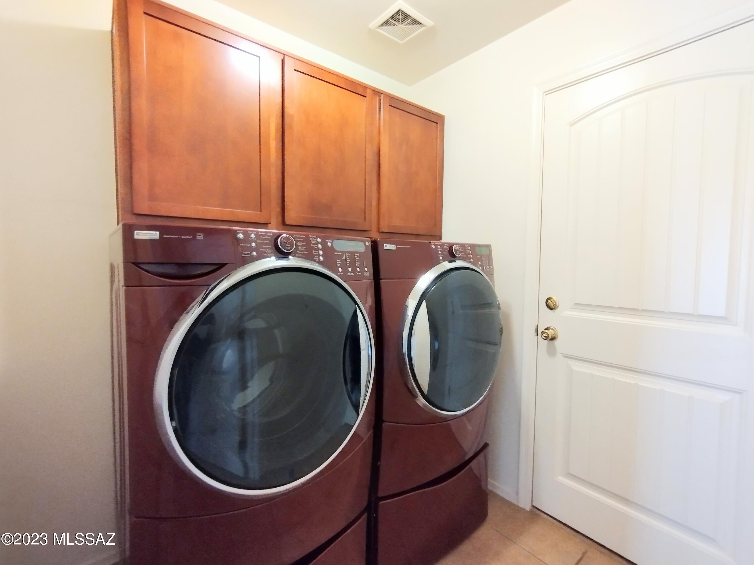 Mountain Manor View - Residential Lease