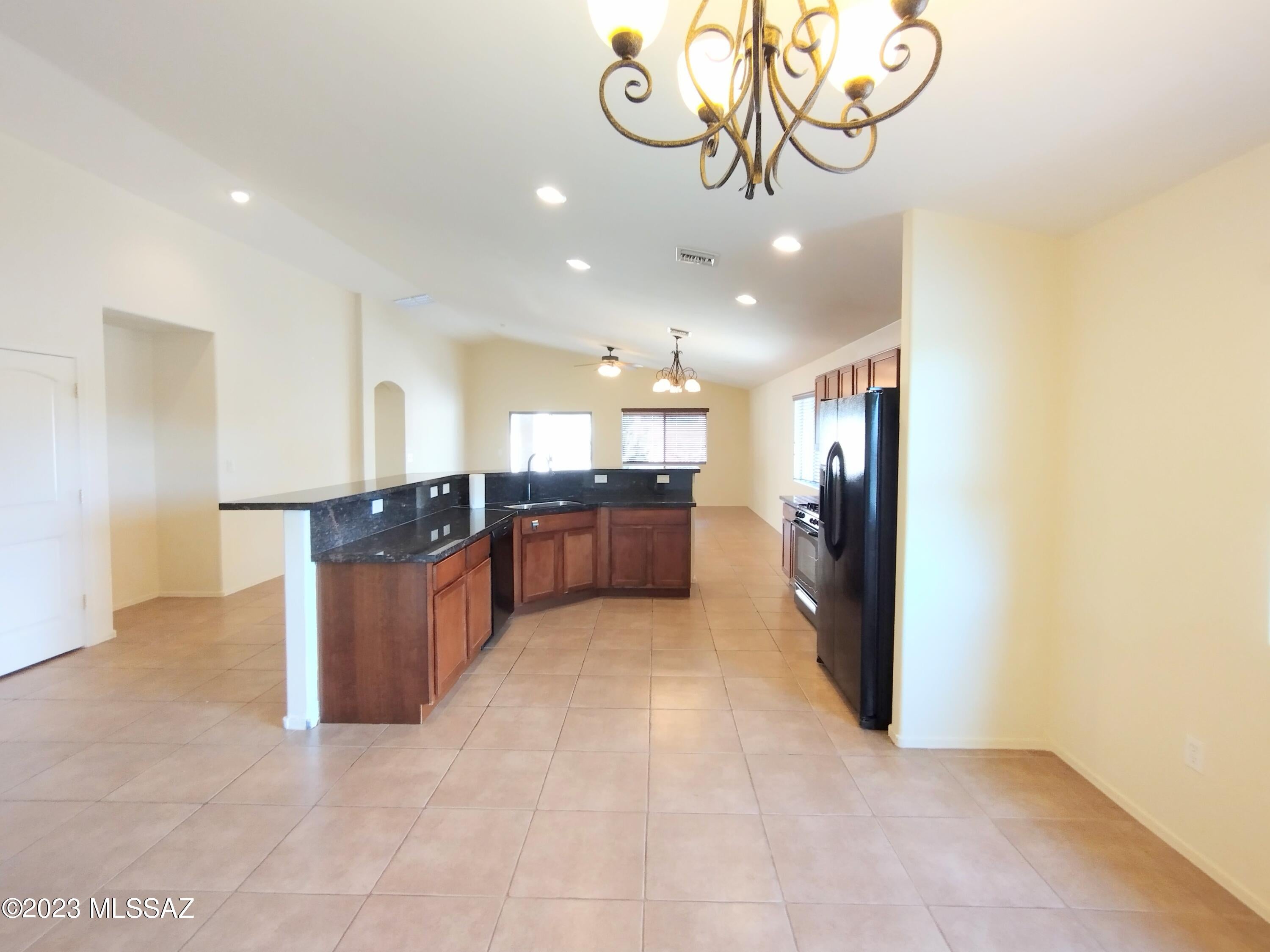 Mountain Manor View - Residential Lease