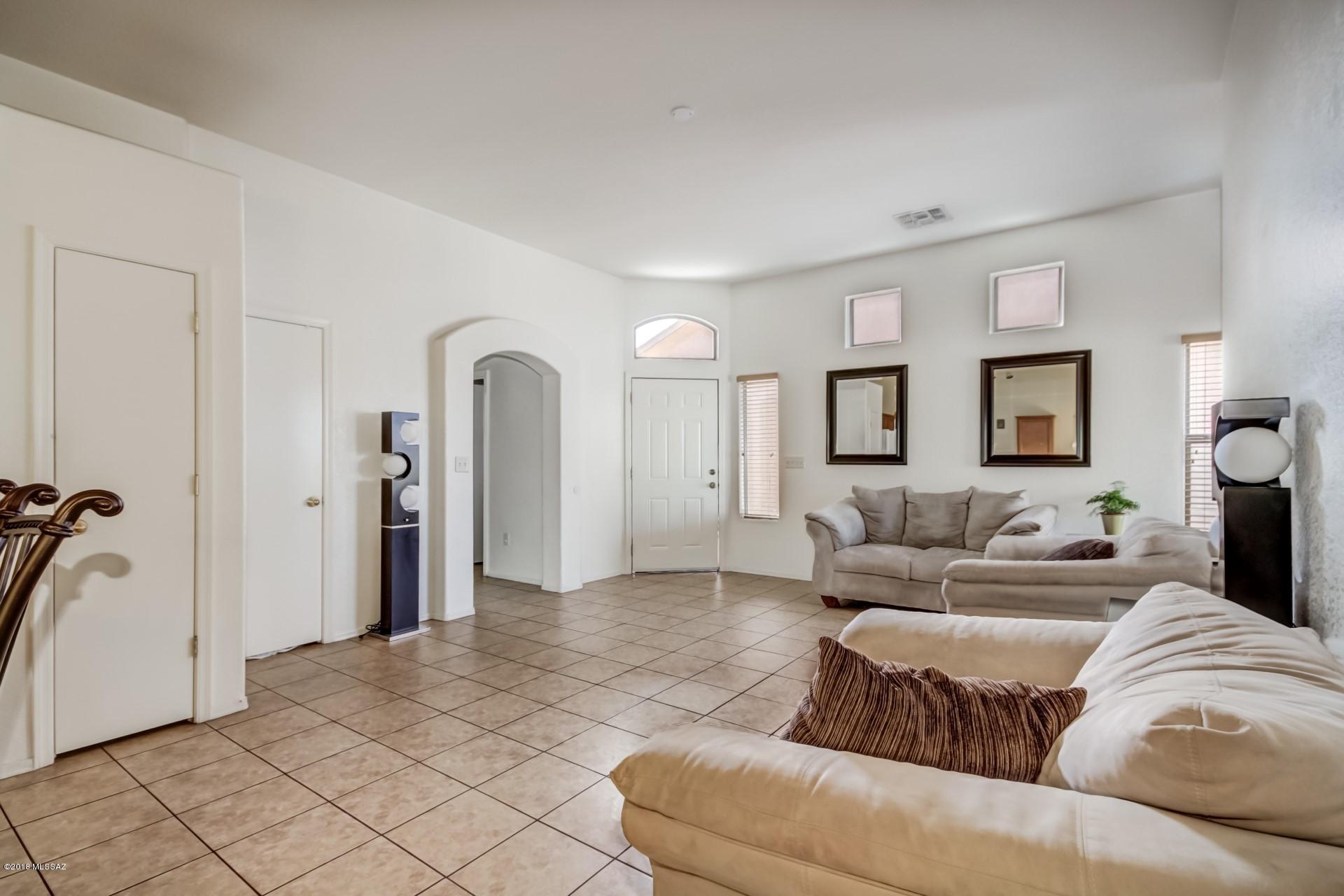 Tres Pueblos - Residential