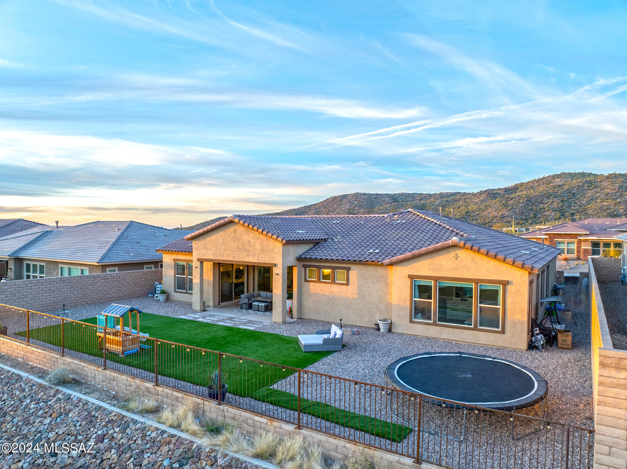 Boulder Bridge Pass II At Dove Mountain SQ20143250154 - Residential