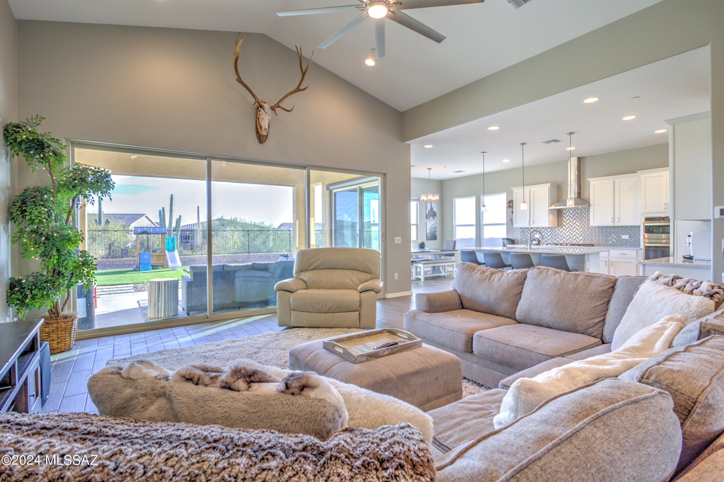 Boulder Bridge Pass II At Dove Mountain SQ20143250154 - Residential