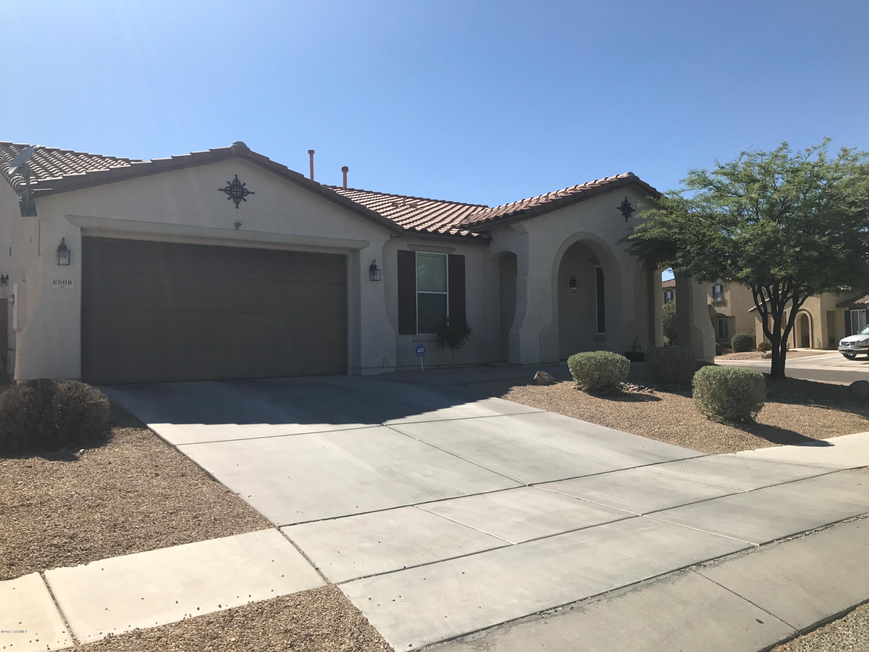 Immaculate, clean, and beautiful! This home is a must-see and sits on a large corner lot which  is also conveniently located near  I-10.  The property boasts a spacious floor plan and a recently remodeled kitchen! This home won't last long so bring your buyers and submit your offer!