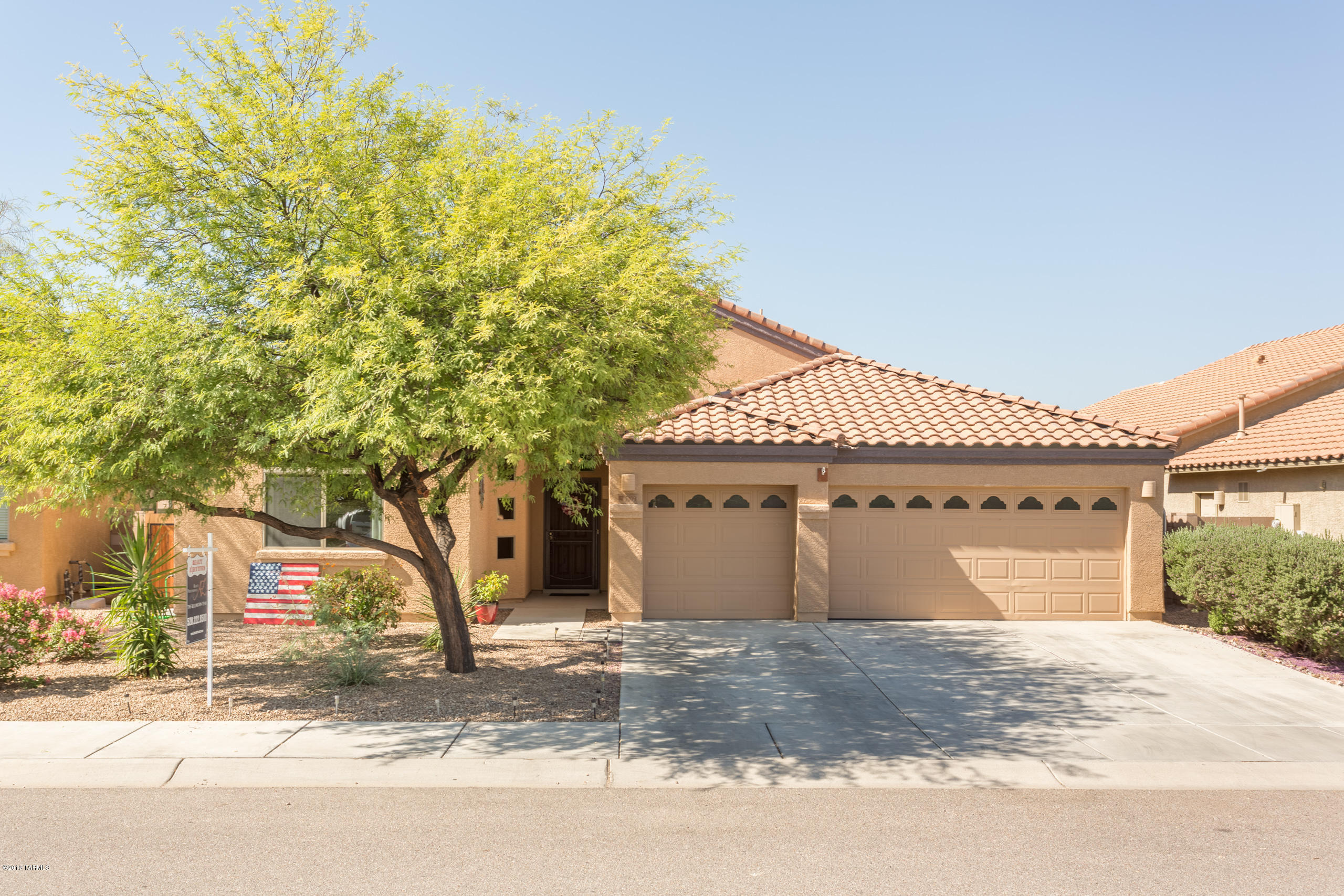 Gorgeous and inviting Lennar Built home in highly desirable Continental Reserve! This 2338 sq ft home is located in a quiet cul-de-sac in Northwest Tucson. Interior features include: split floor plan, soaring 10 ft ceilings, 4 large bedrooms/2 full bathrooms plus additional game room/tv room! The spacious kitchen boasts a breakfast bar, eat in area, stainless steel appliances and solid surface granite counters. The master retreat includes his/hers vanities, garden tub, separate shower and exterior access. The back yard completes the package with covered patio, extended pavers and pergola. Priced to sell today!!