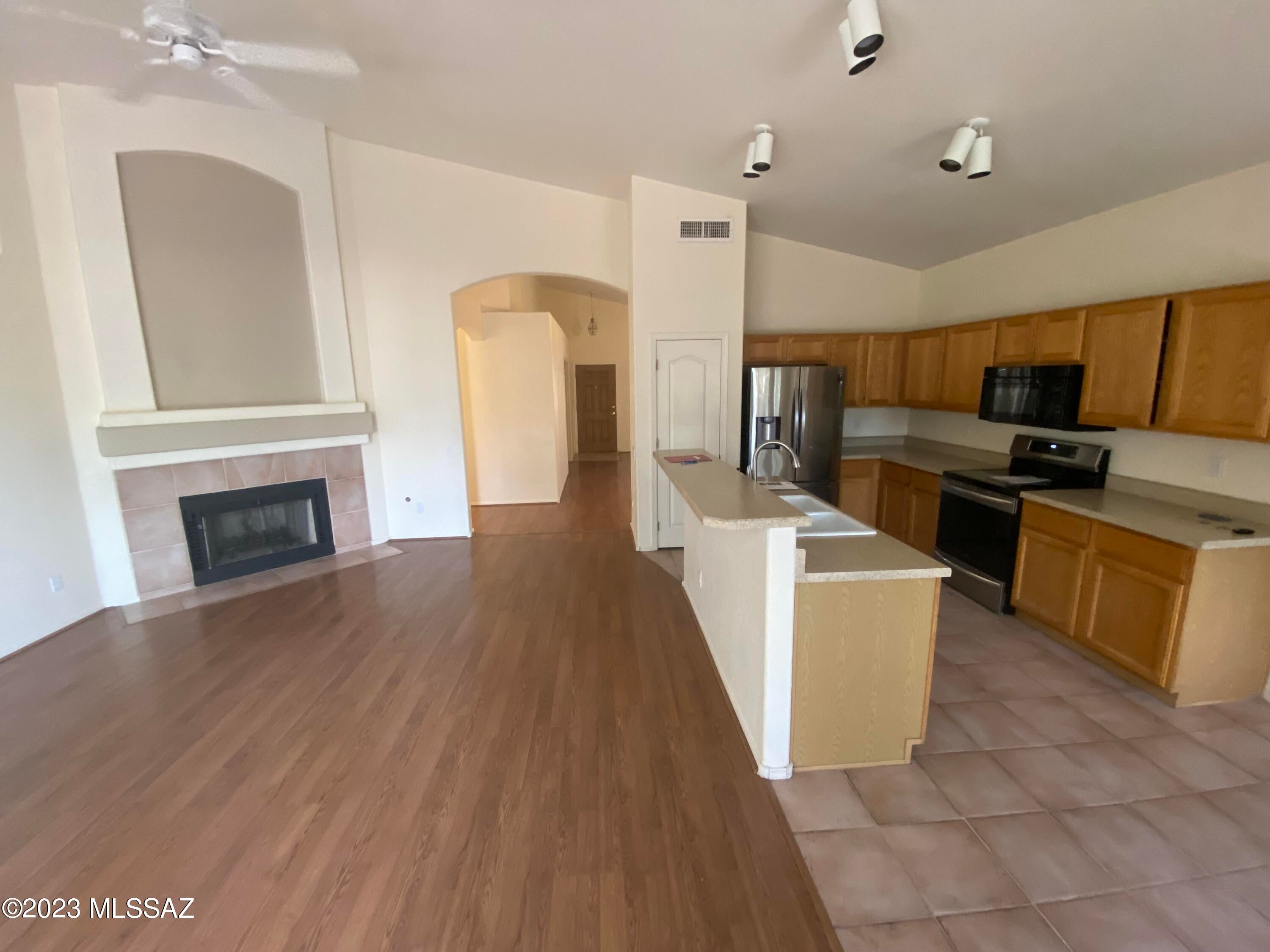 Encanto Canyon II (1-67) - Residential Lease