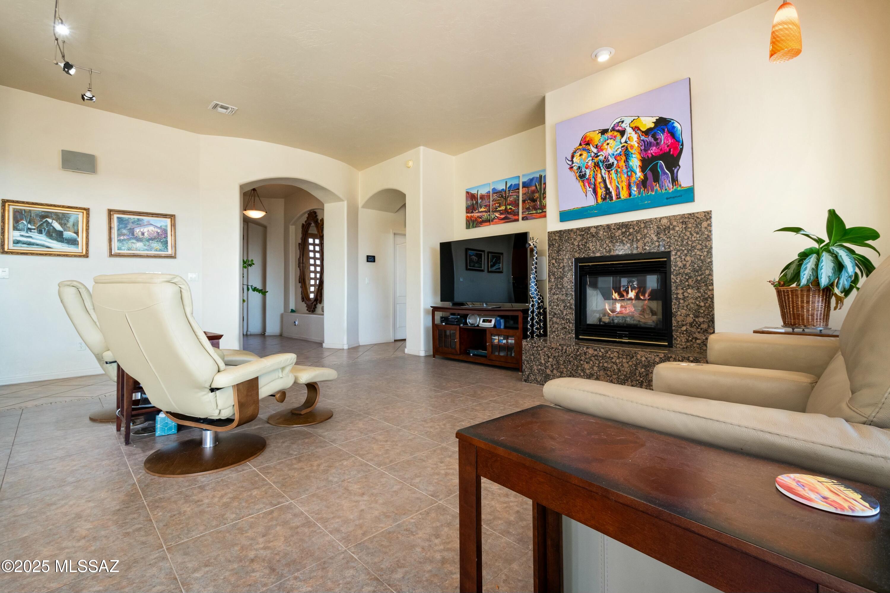 Sabino Mountain (1-290) - Residential