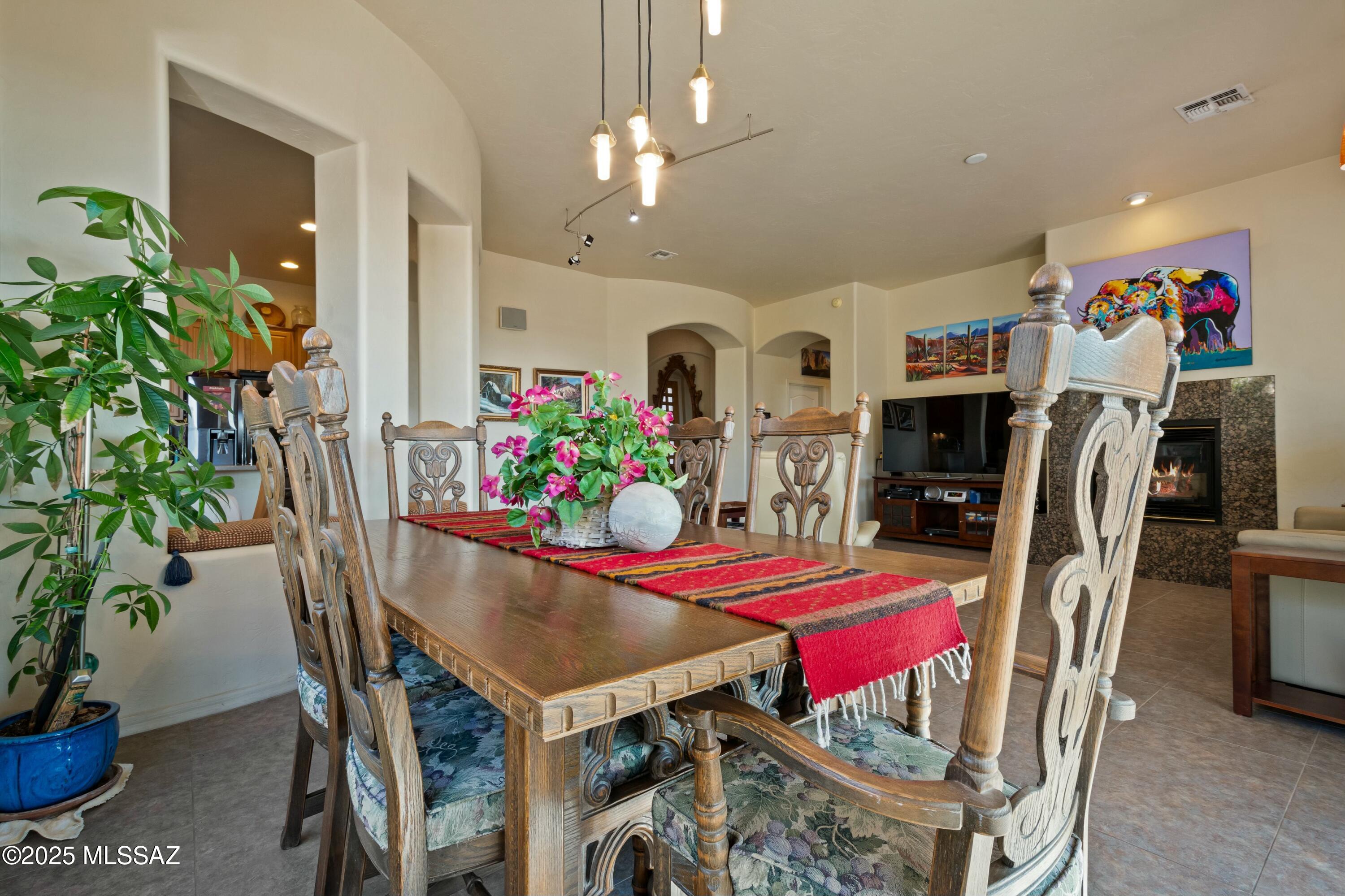 Sabino Mountain (1-290) - Residential